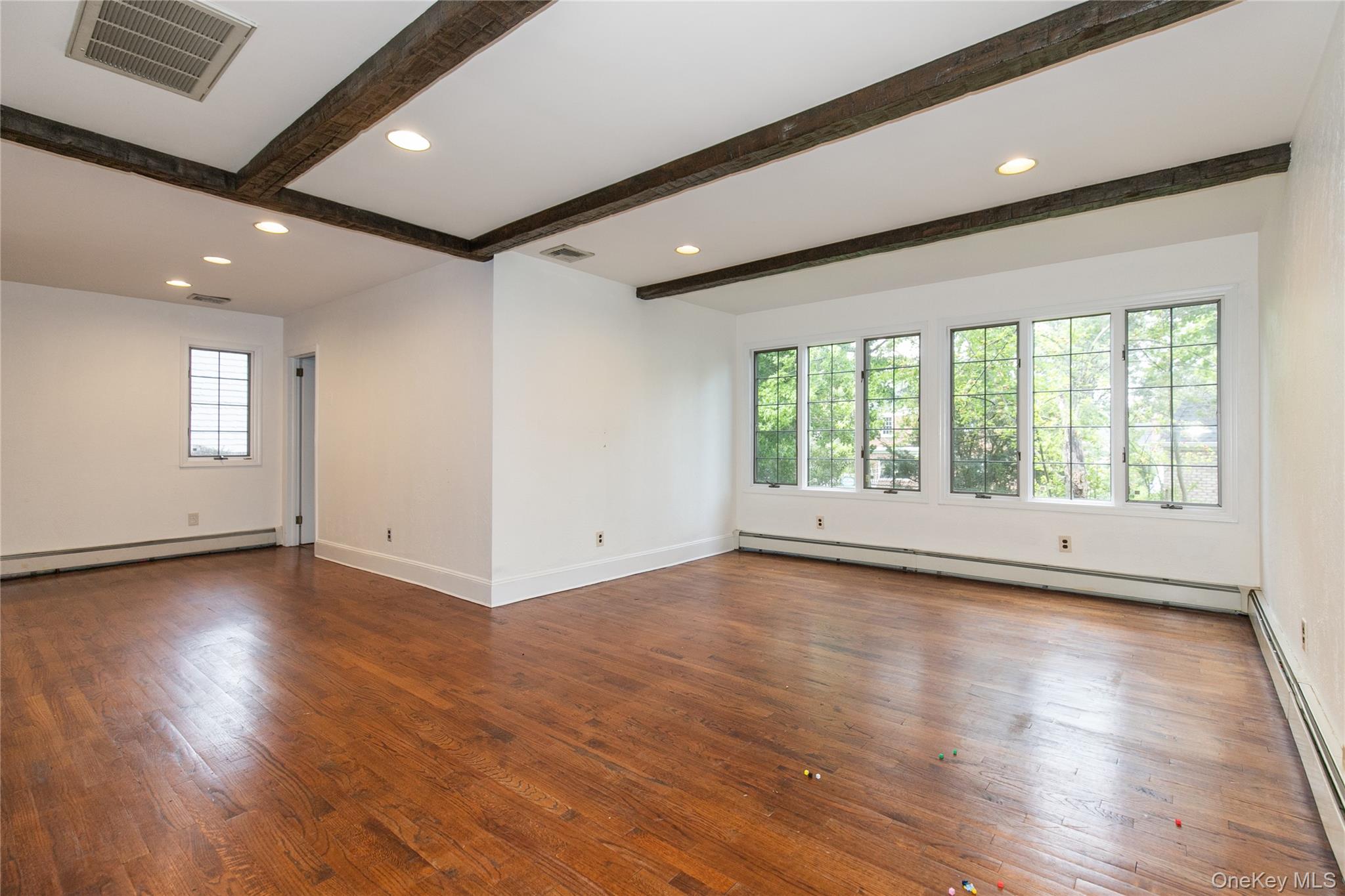 85 Oxford Boulevard — photo 11