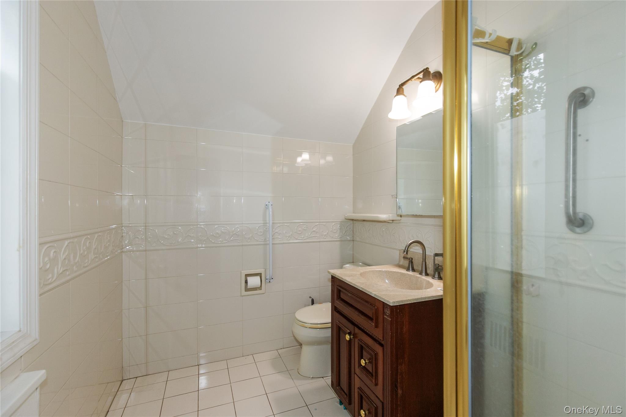 85 Oxford Boulevard — photo 14