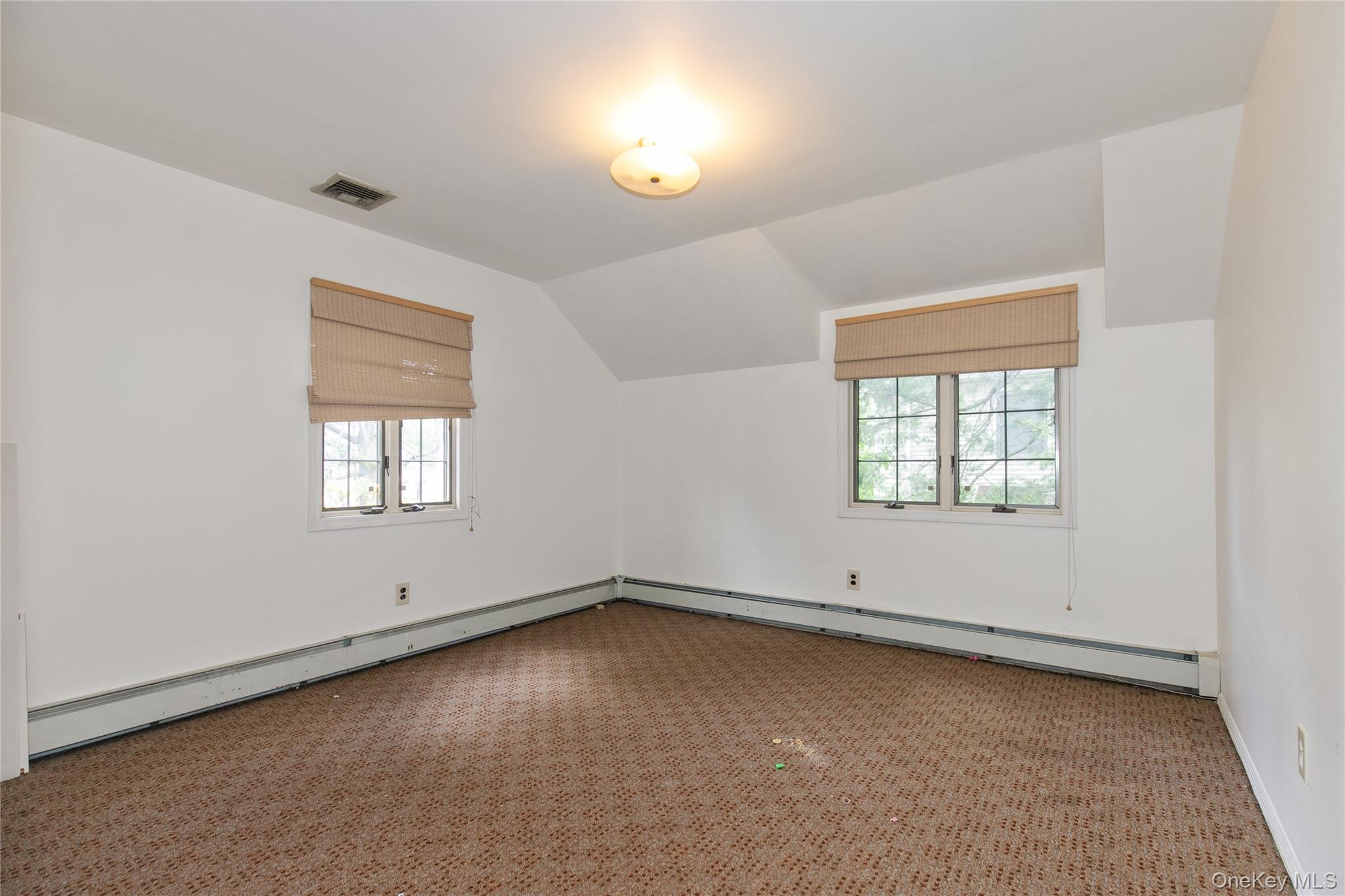 85 Oxford Boulevard — photo 15