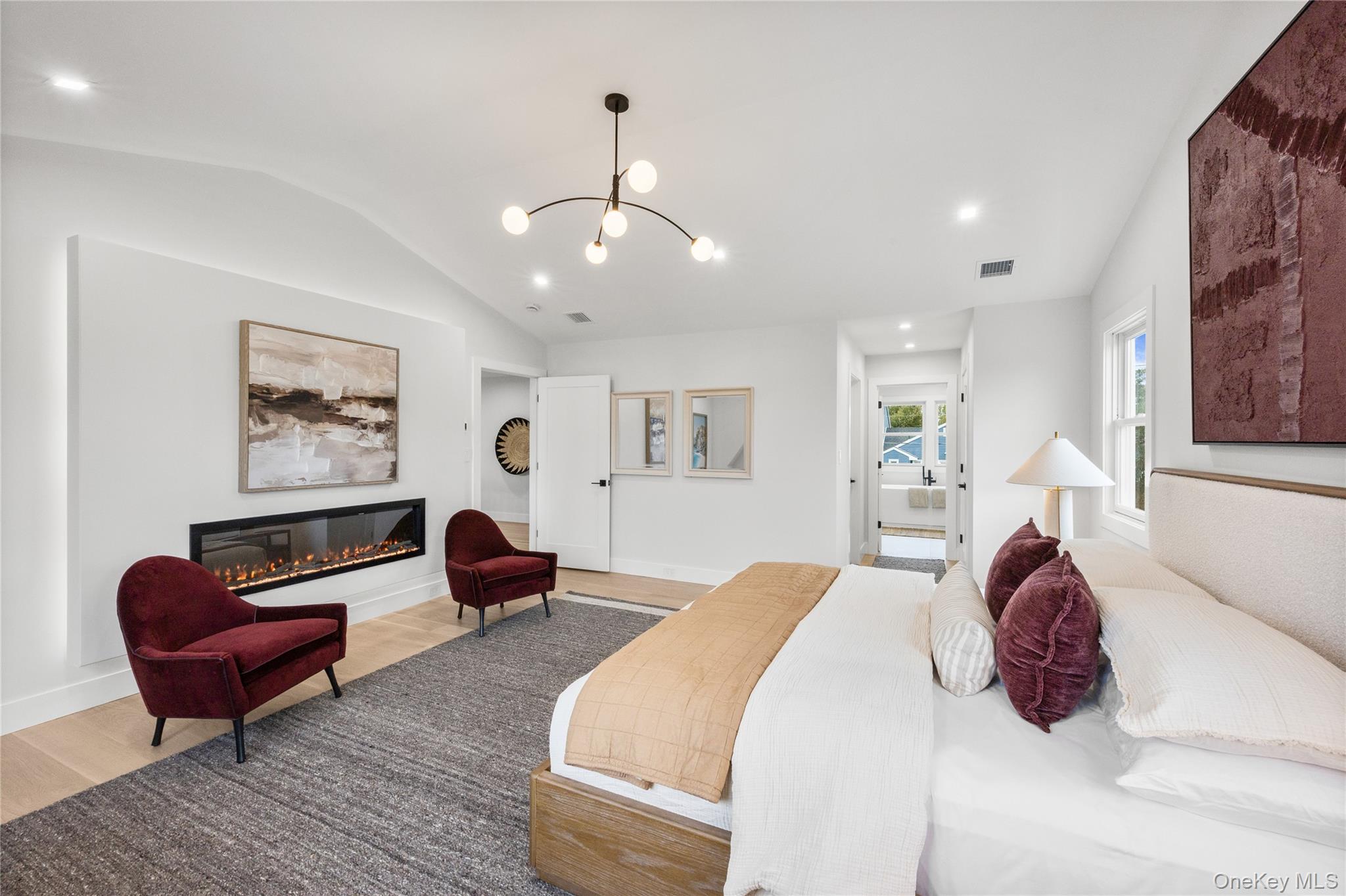 746 Blackstone Avenue — photo 25