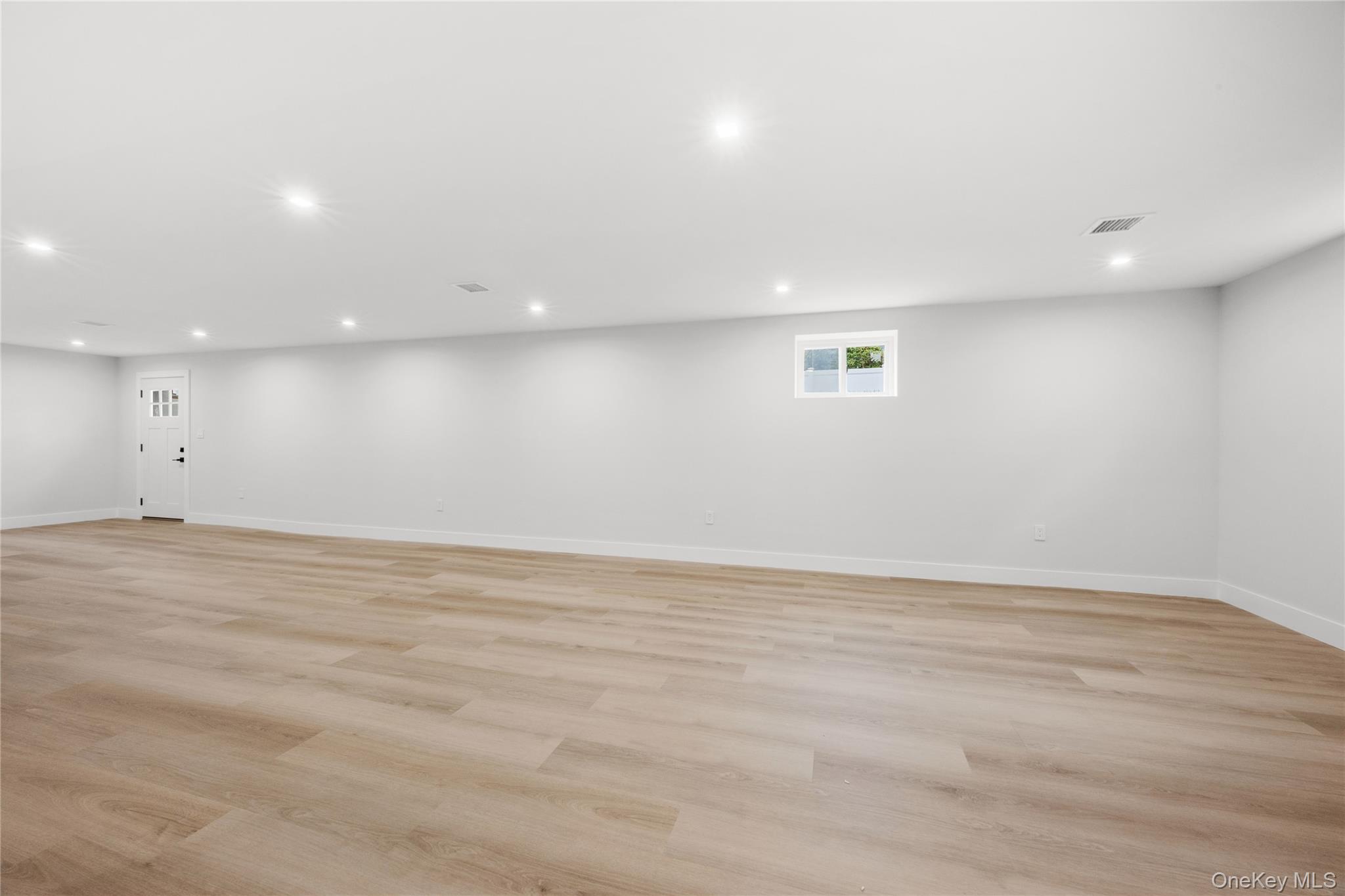 746 Blackstone Avenue — photo 36
