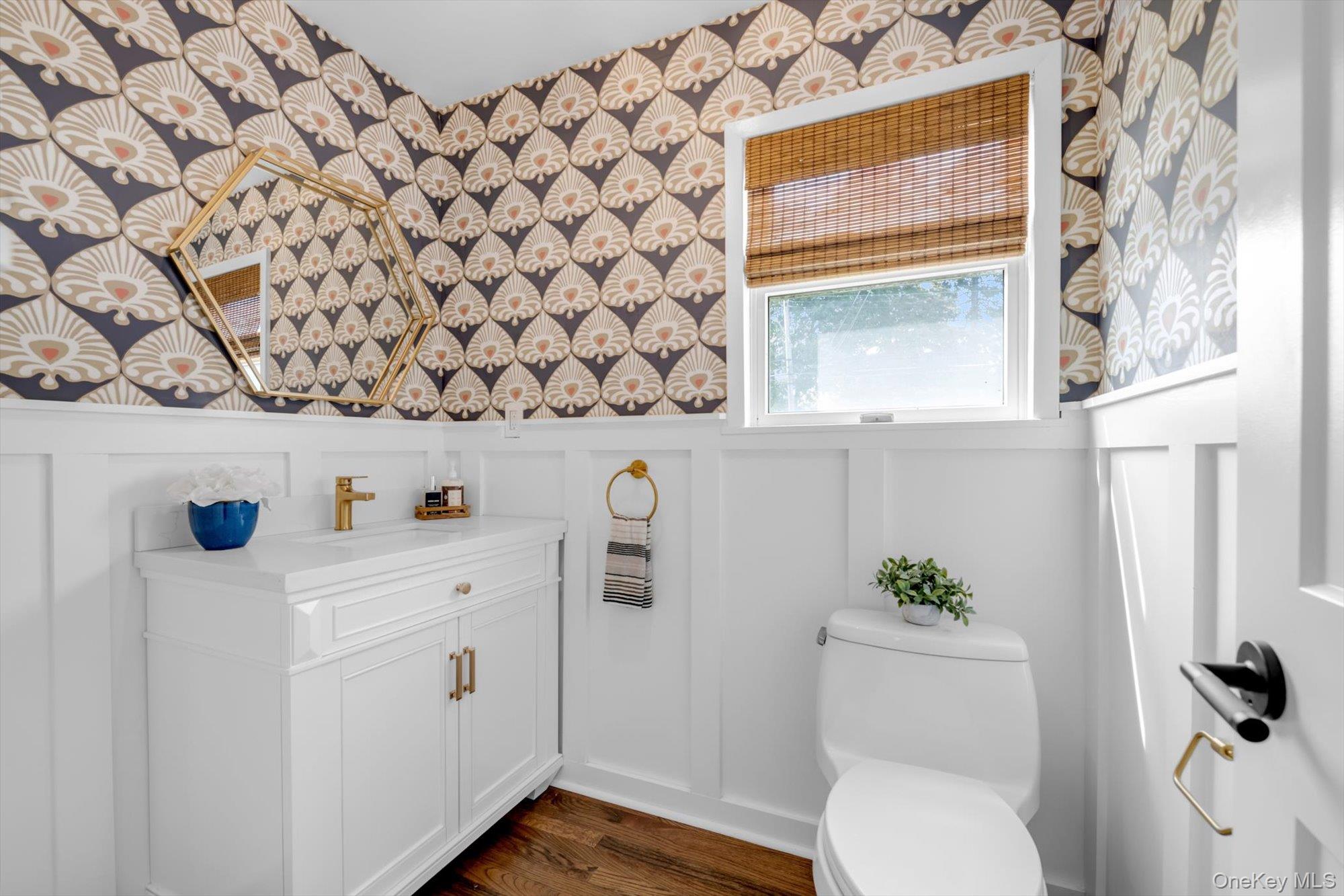 2084 Manfield Avenue — photo 12