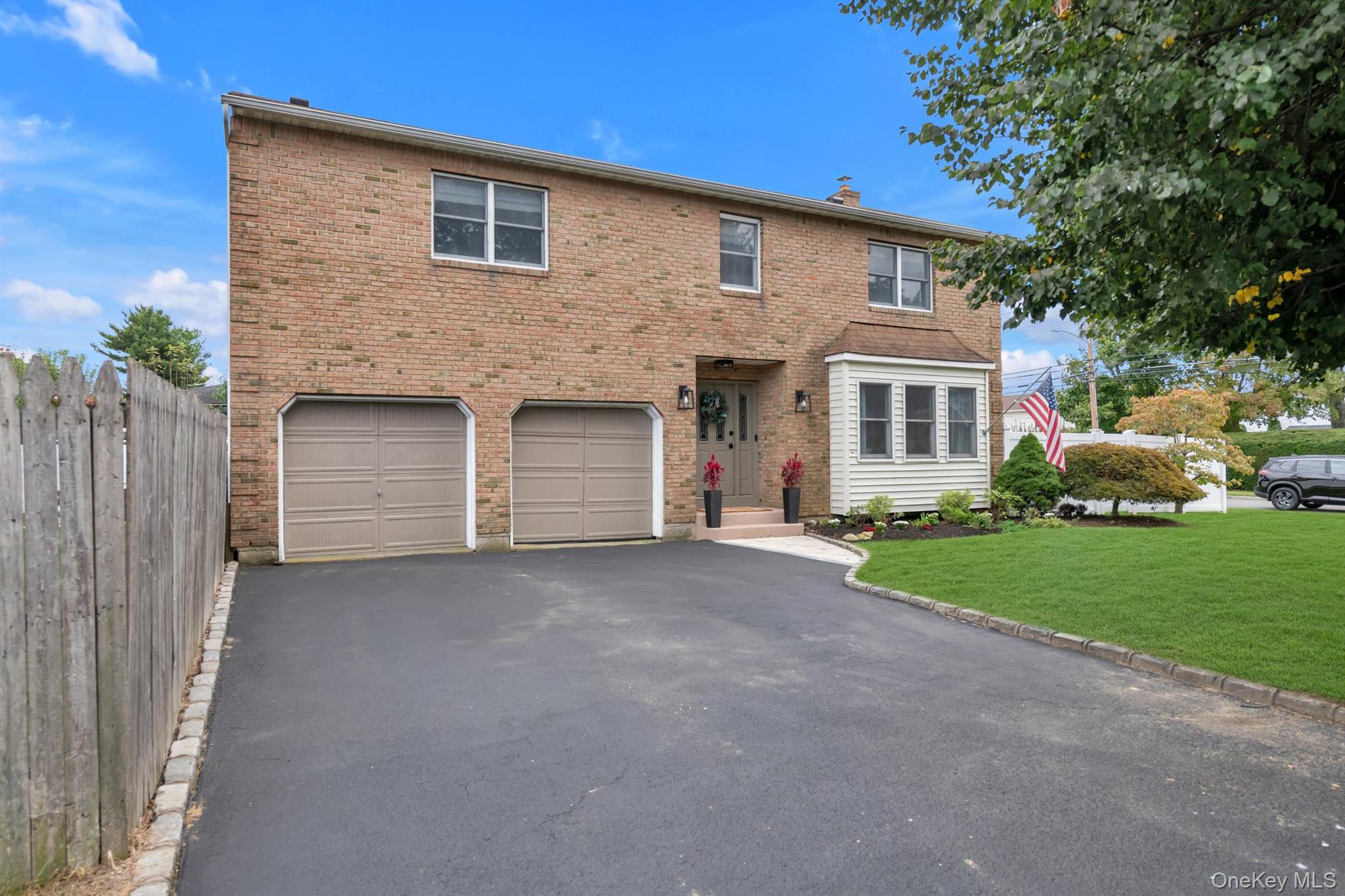 2084 Manfield Avenue — photo 31