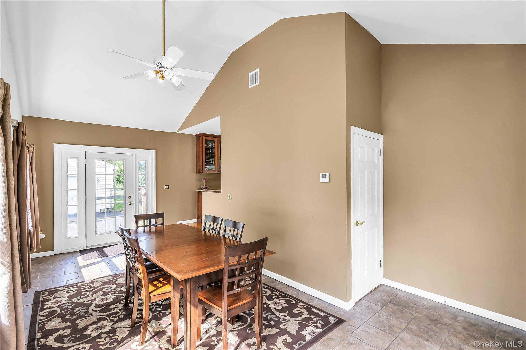 168 Cambon Avenue — photo 12