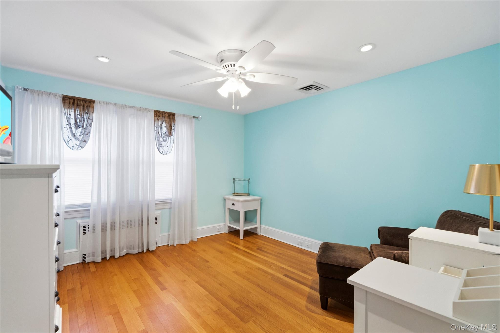 22 Nassau Boulevard — photo 33