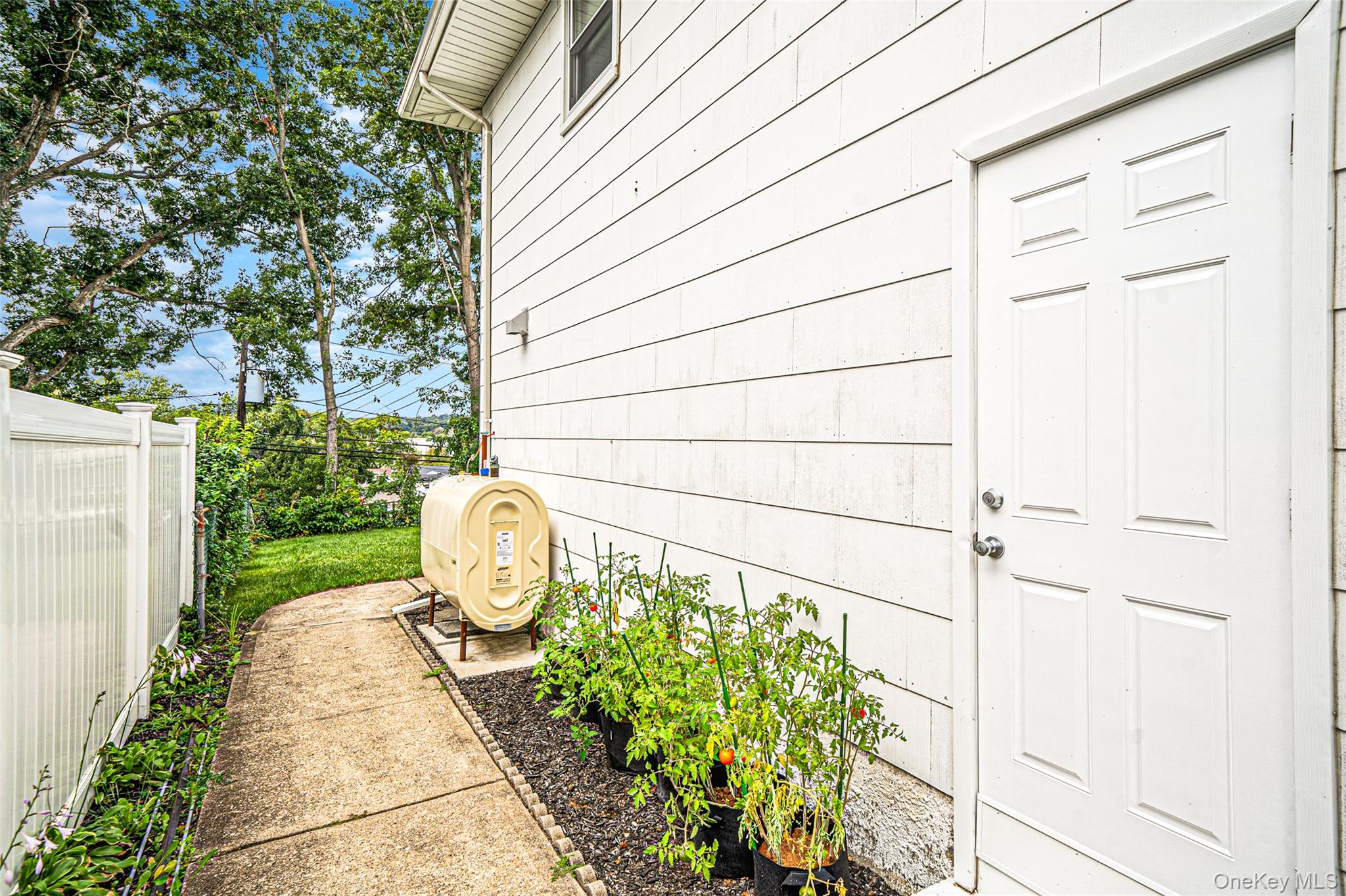 127 Iceland Drive — photo 42