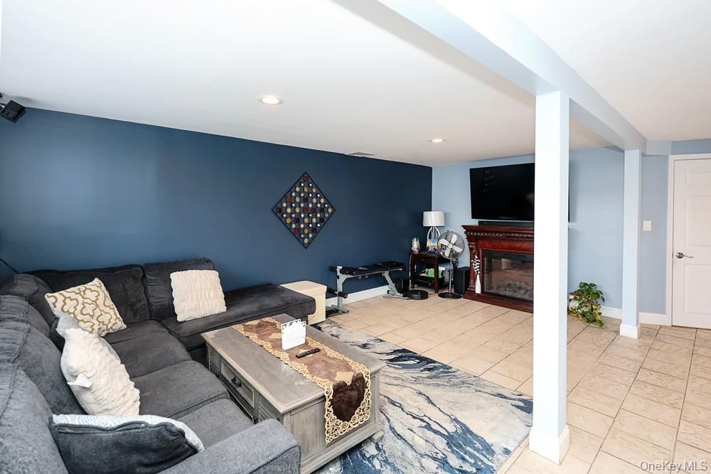 21 Kathleen Drive — photo 29