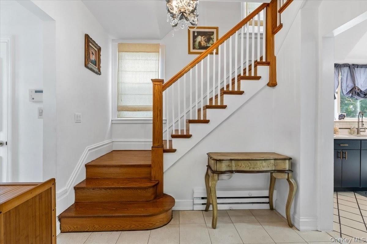 1051 Roselle Place — photo 5