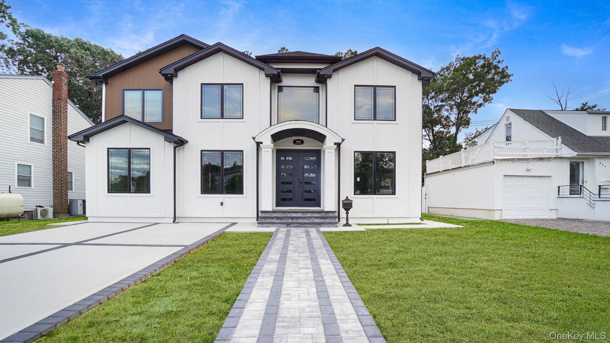 940 Southern Drive, Franklin Square