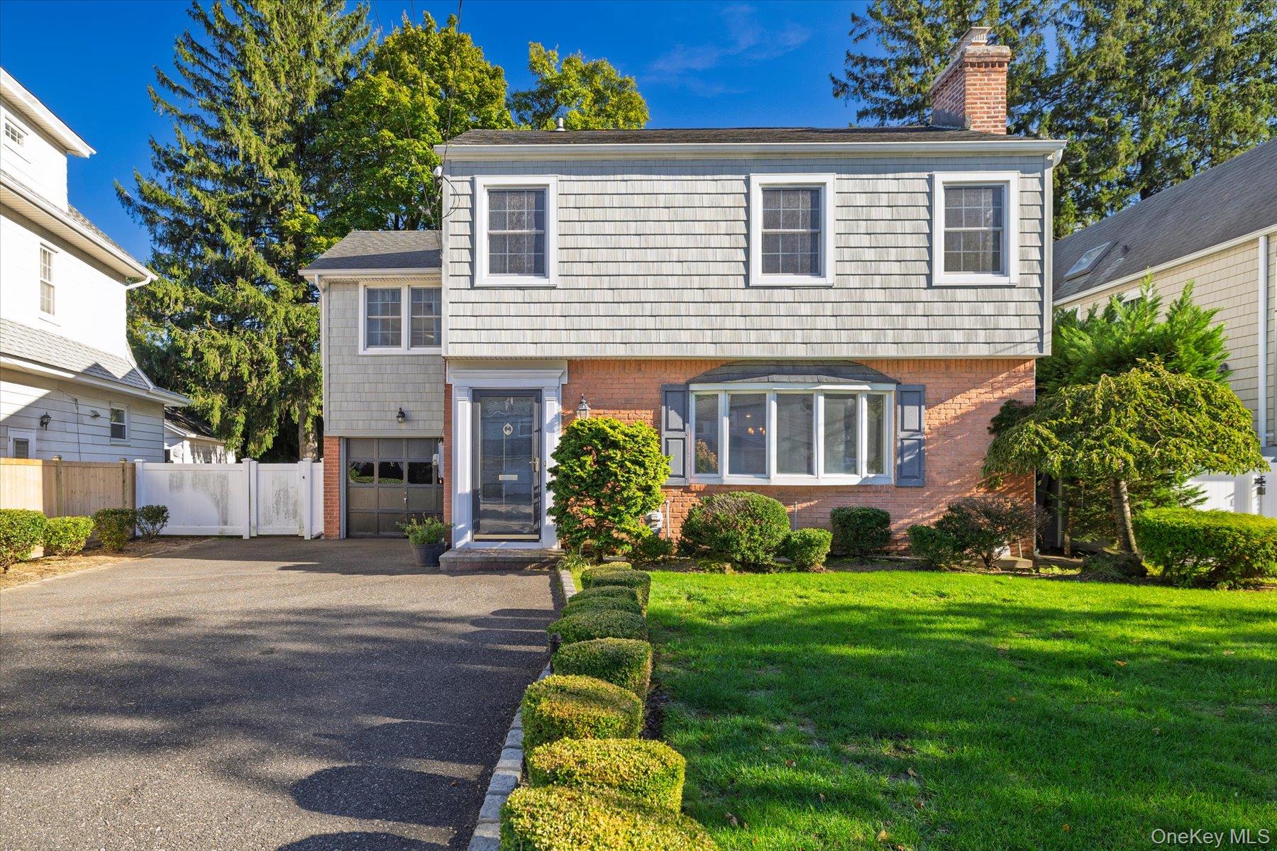 404 Cornwell Avenue, Malverne