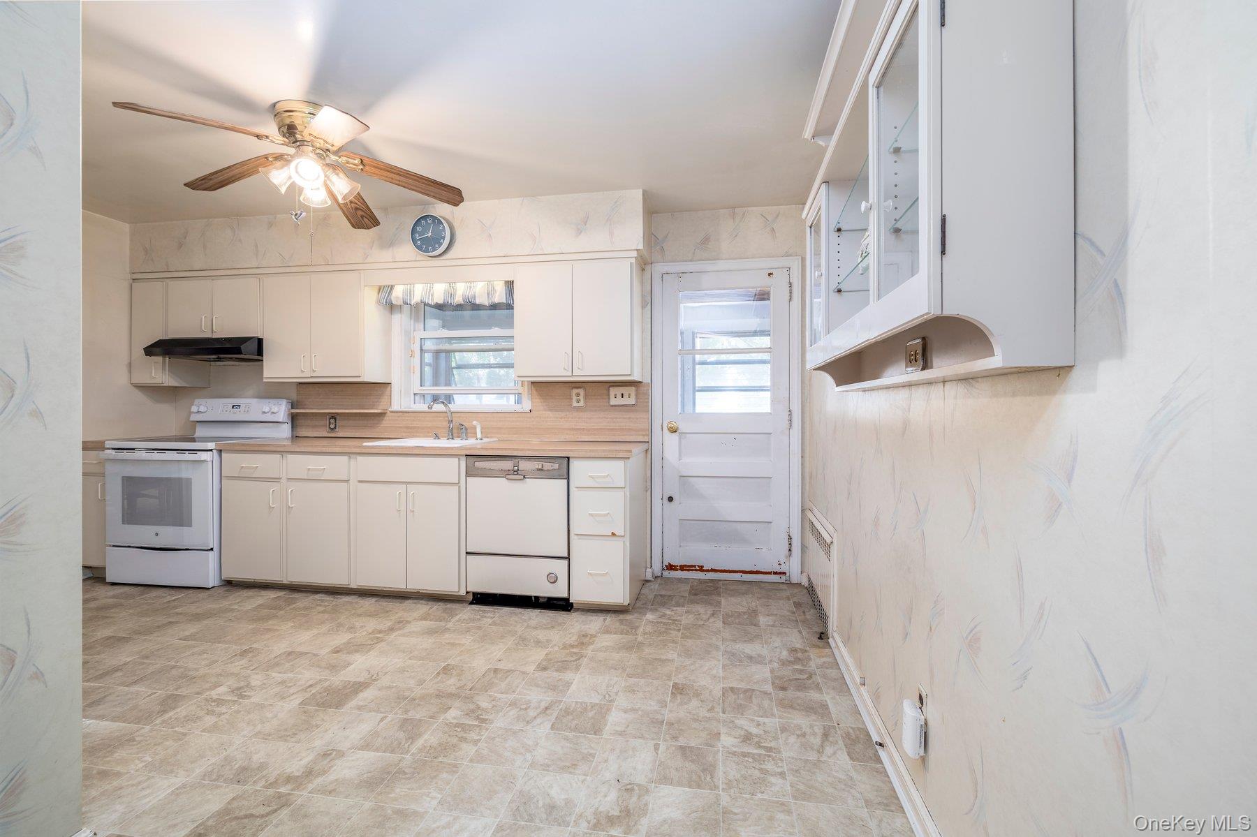 175 Carpenter Street — photo 12