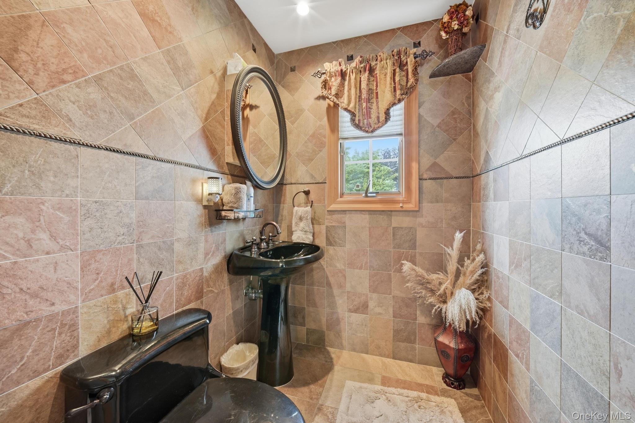 458 Wilson Street — photo 16