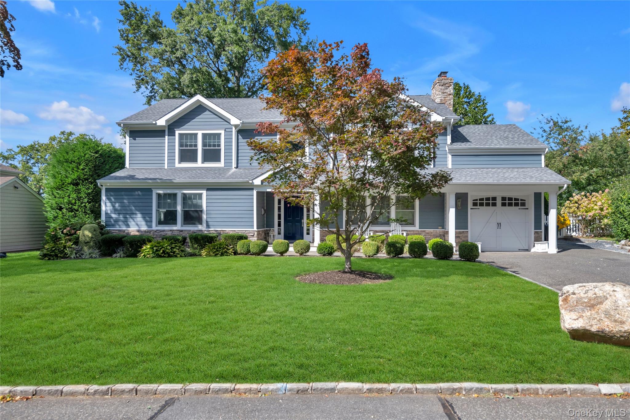 17 Colonial Road, Port Washington