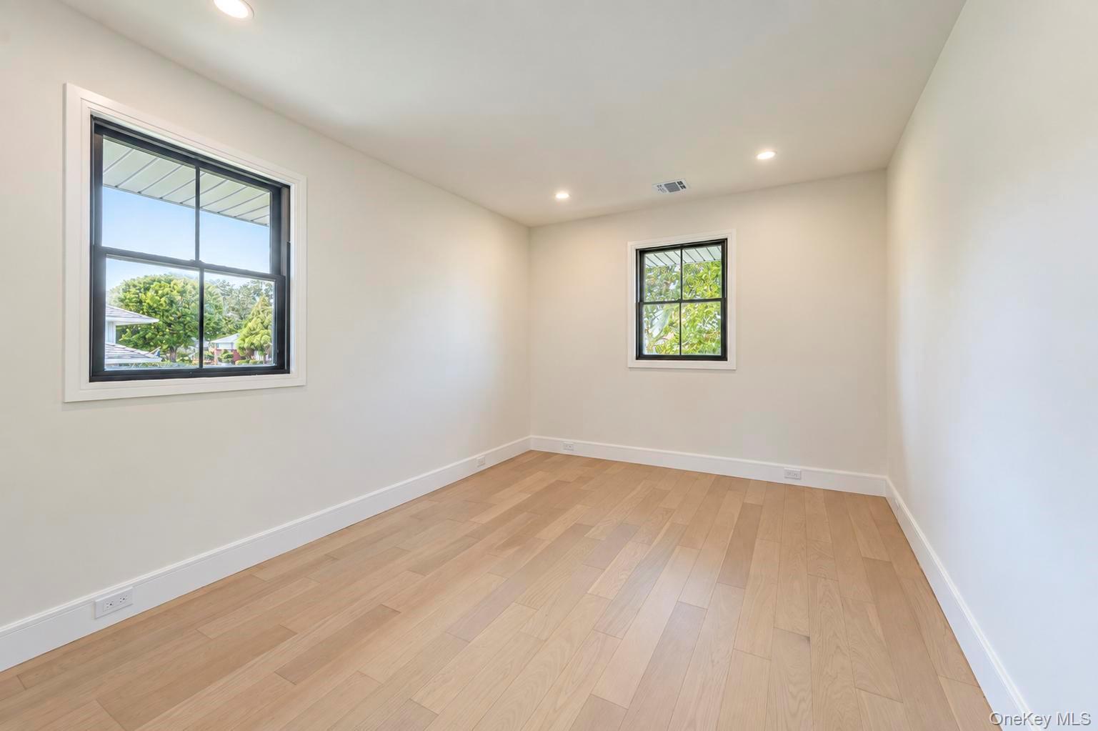2056 Stratford Drive — photo 15