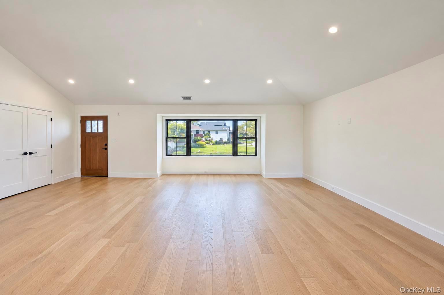 2056 Stratford Drive — photo 6