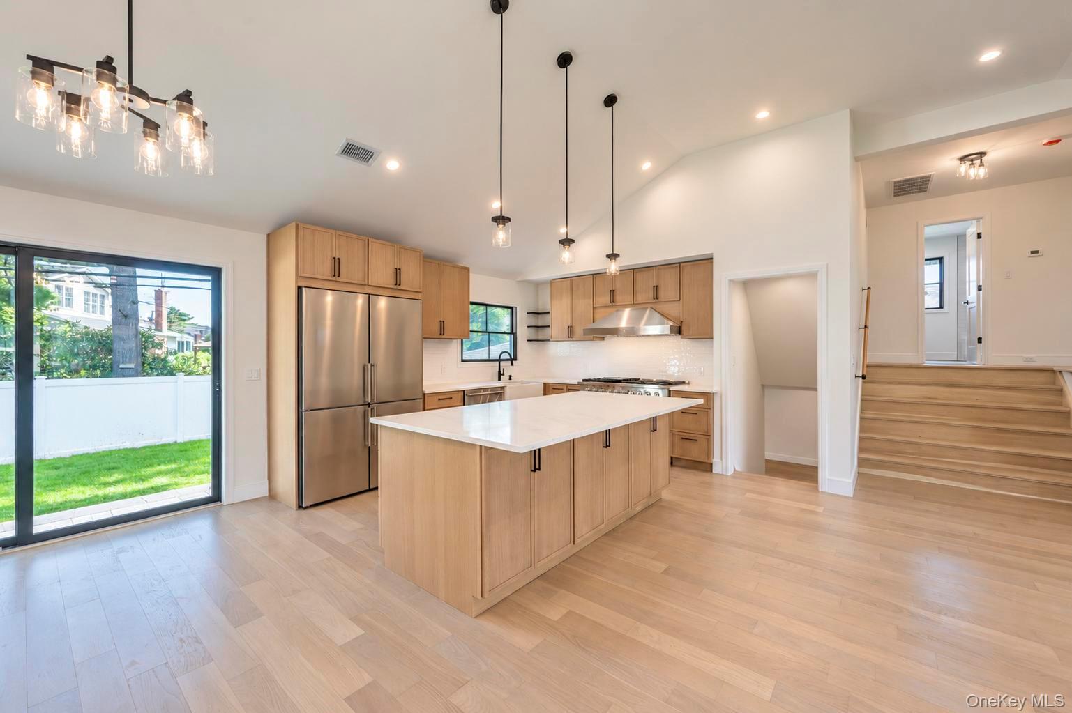 2056 Stratford Drive — photo 10