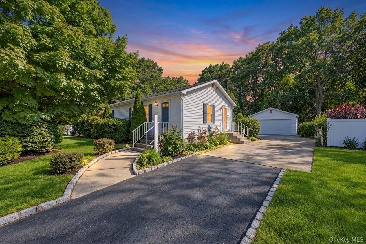 346 Jamaica Avenue, Medford