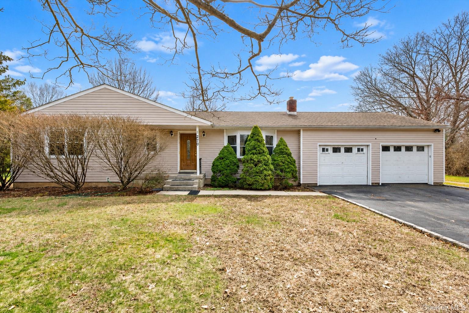 270 Old Commack Road — photo 2