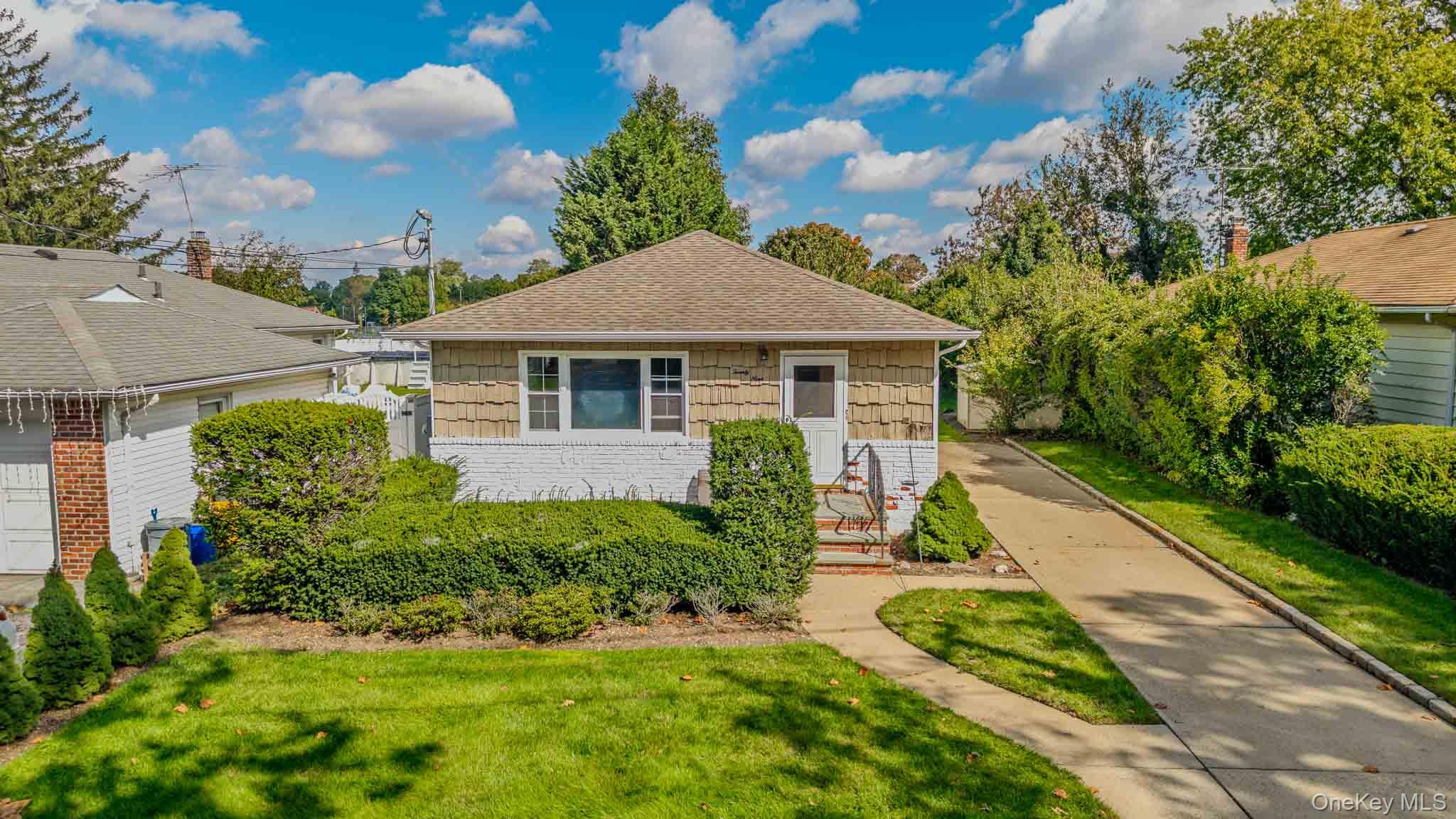 29 Prospect Avenue, Lynbrook