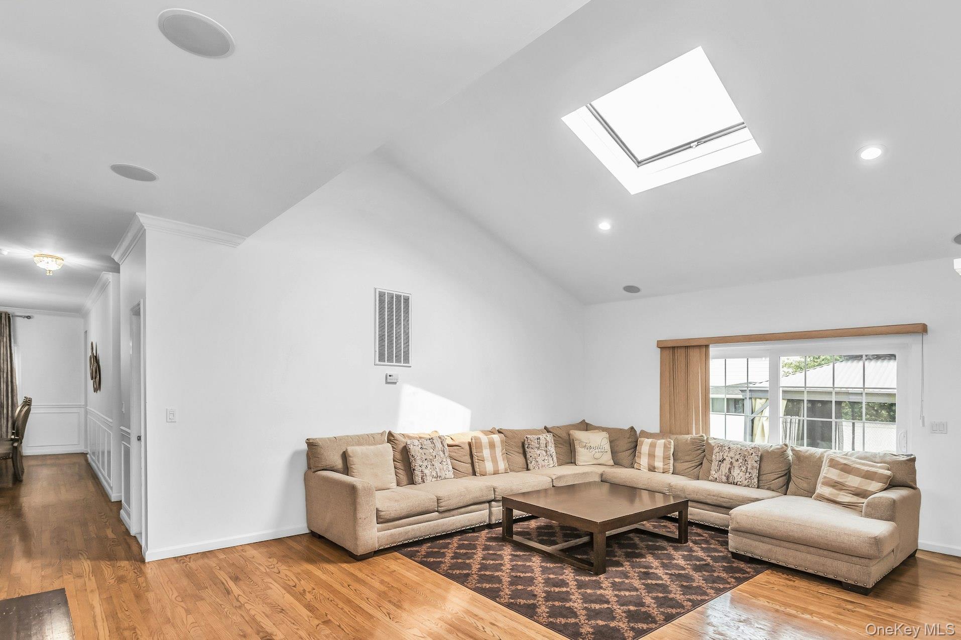2800 Janet Avenue — photo 9