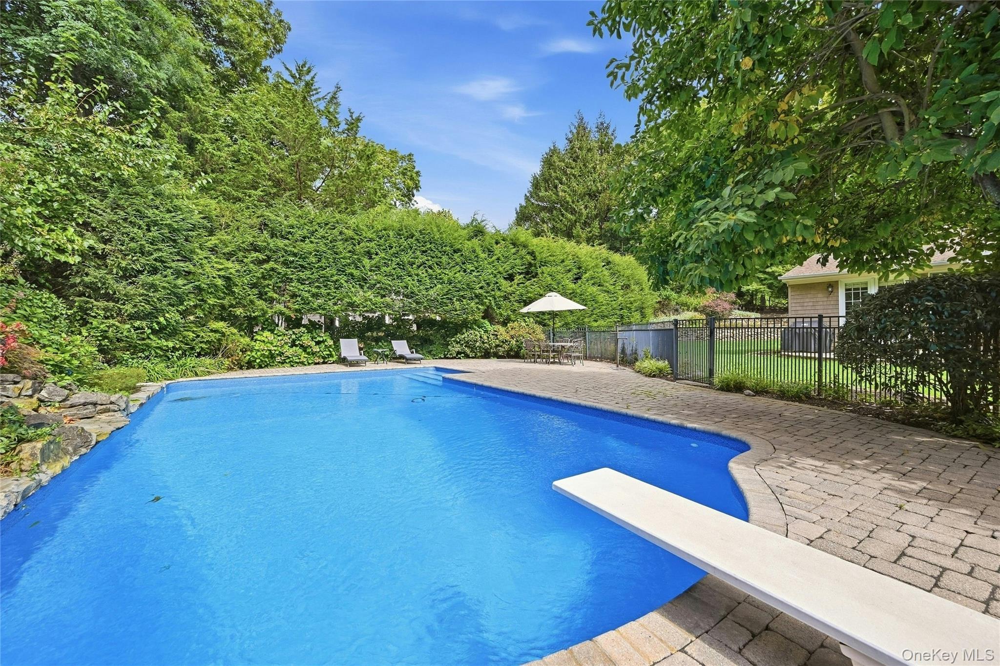 5 Hillsview Road — photo 37