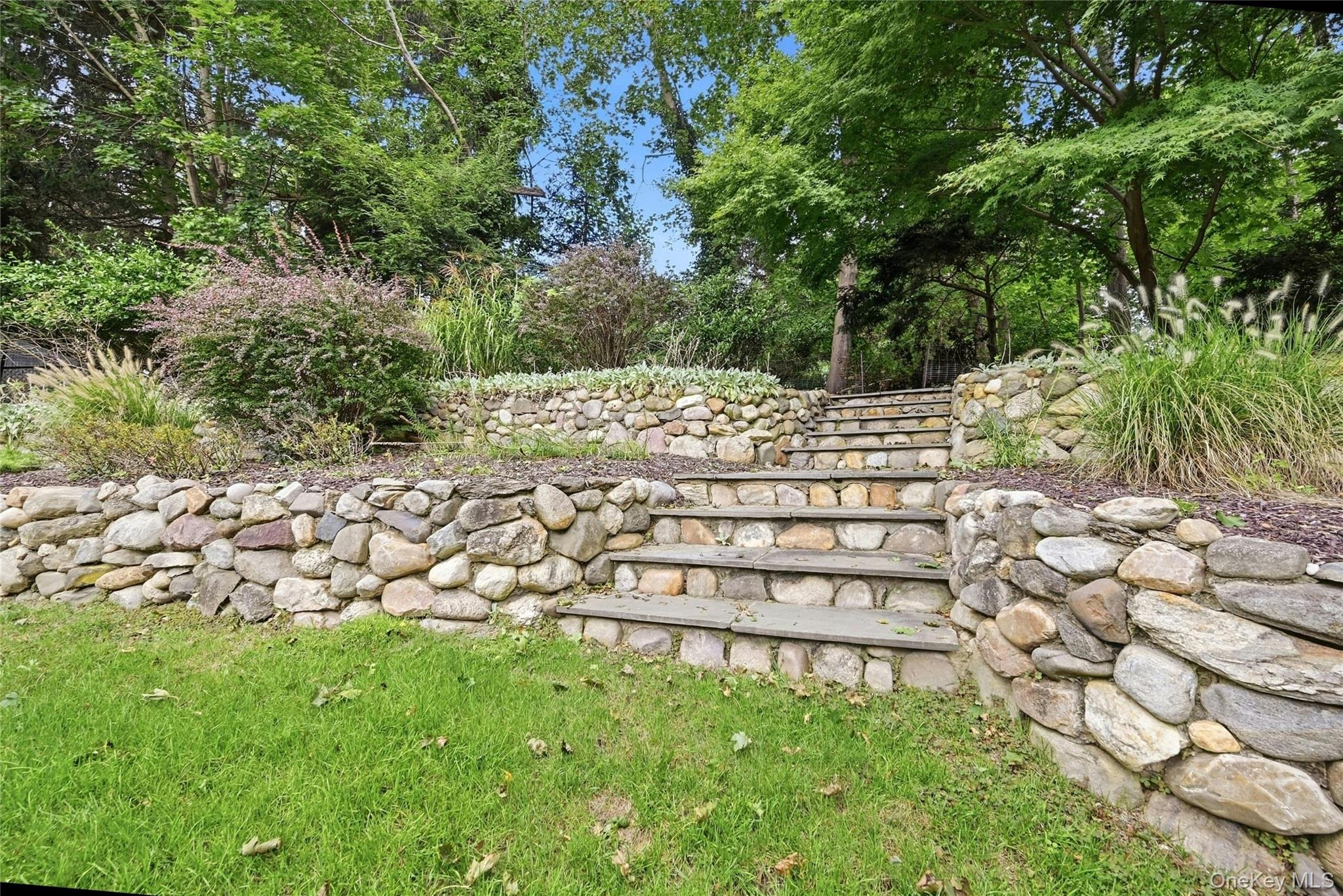 5 Hillsview Road — photo 39