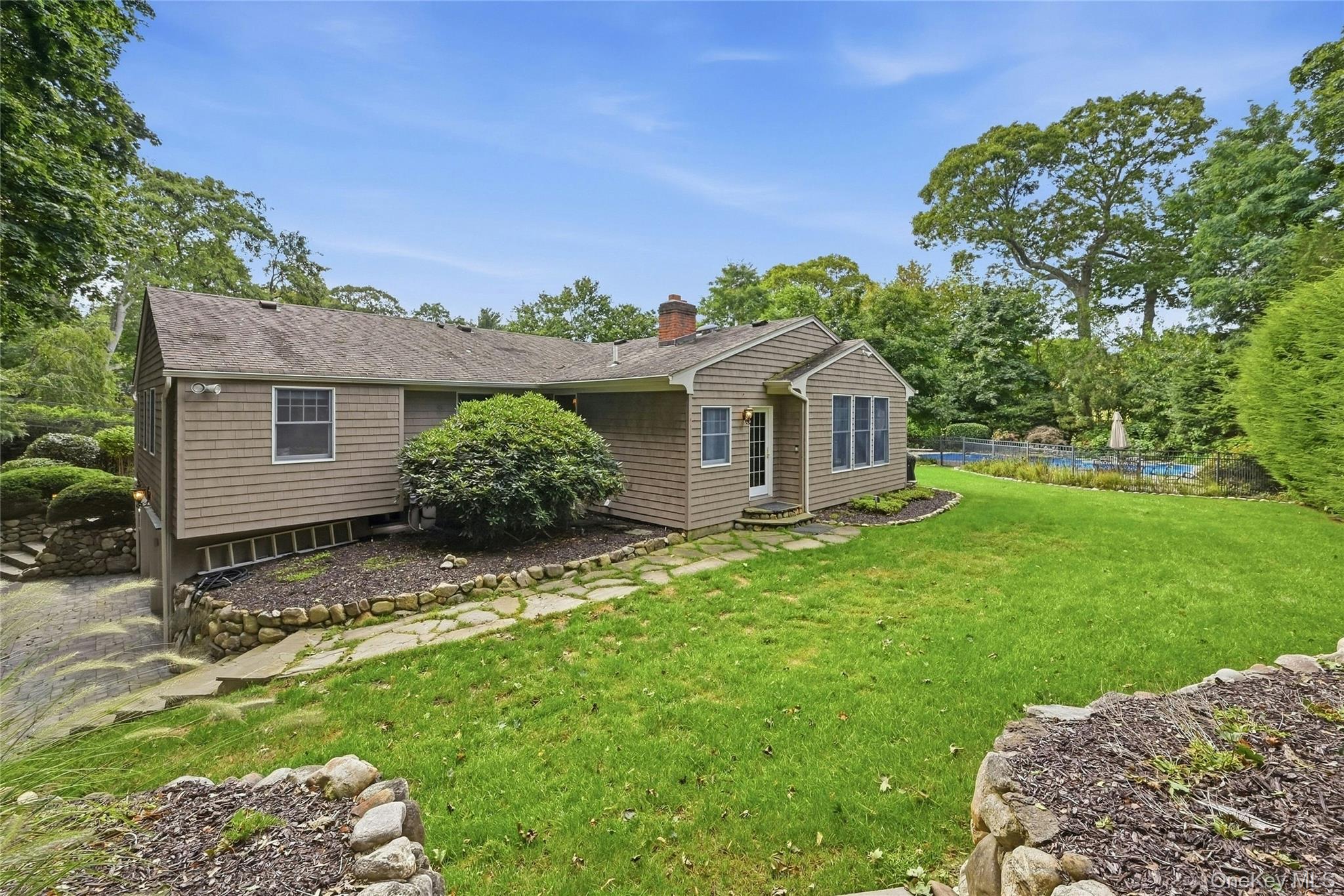 5 Hillsview Road — photo 40