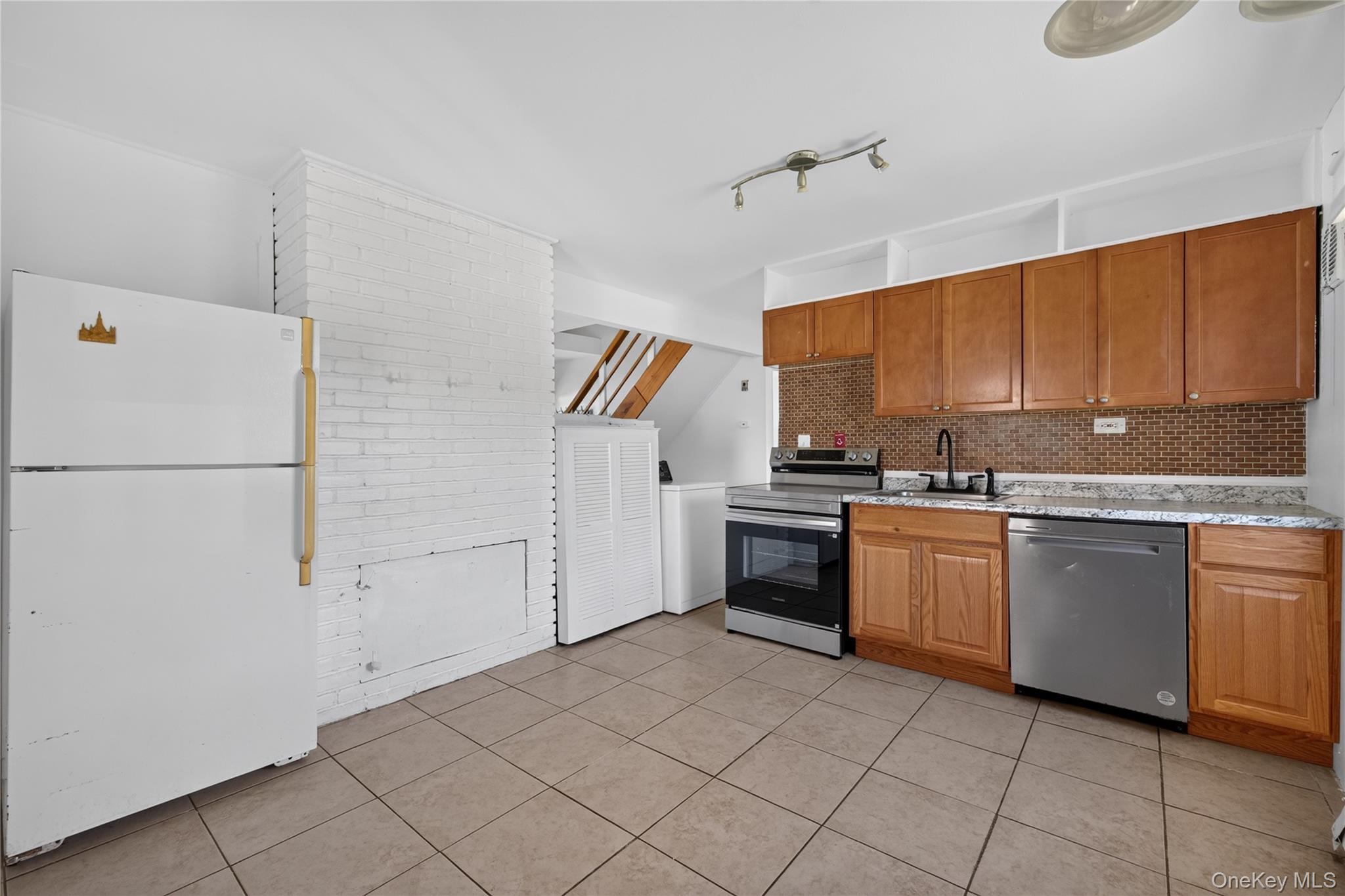 17 Berry Lane — photo 10