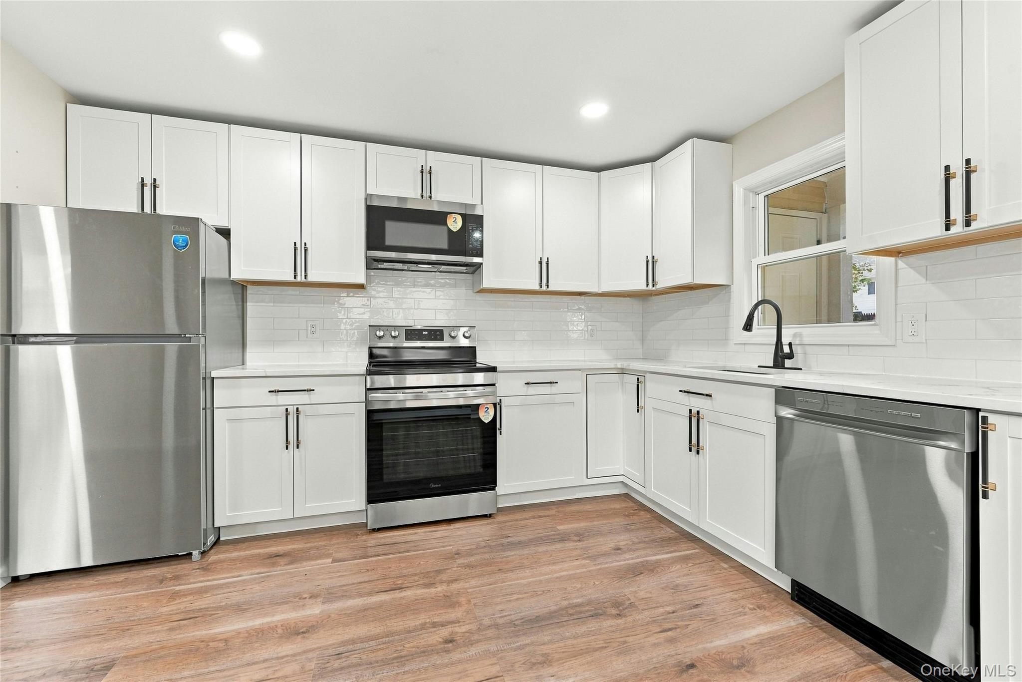 257 Edinburgh Drive — photo 16