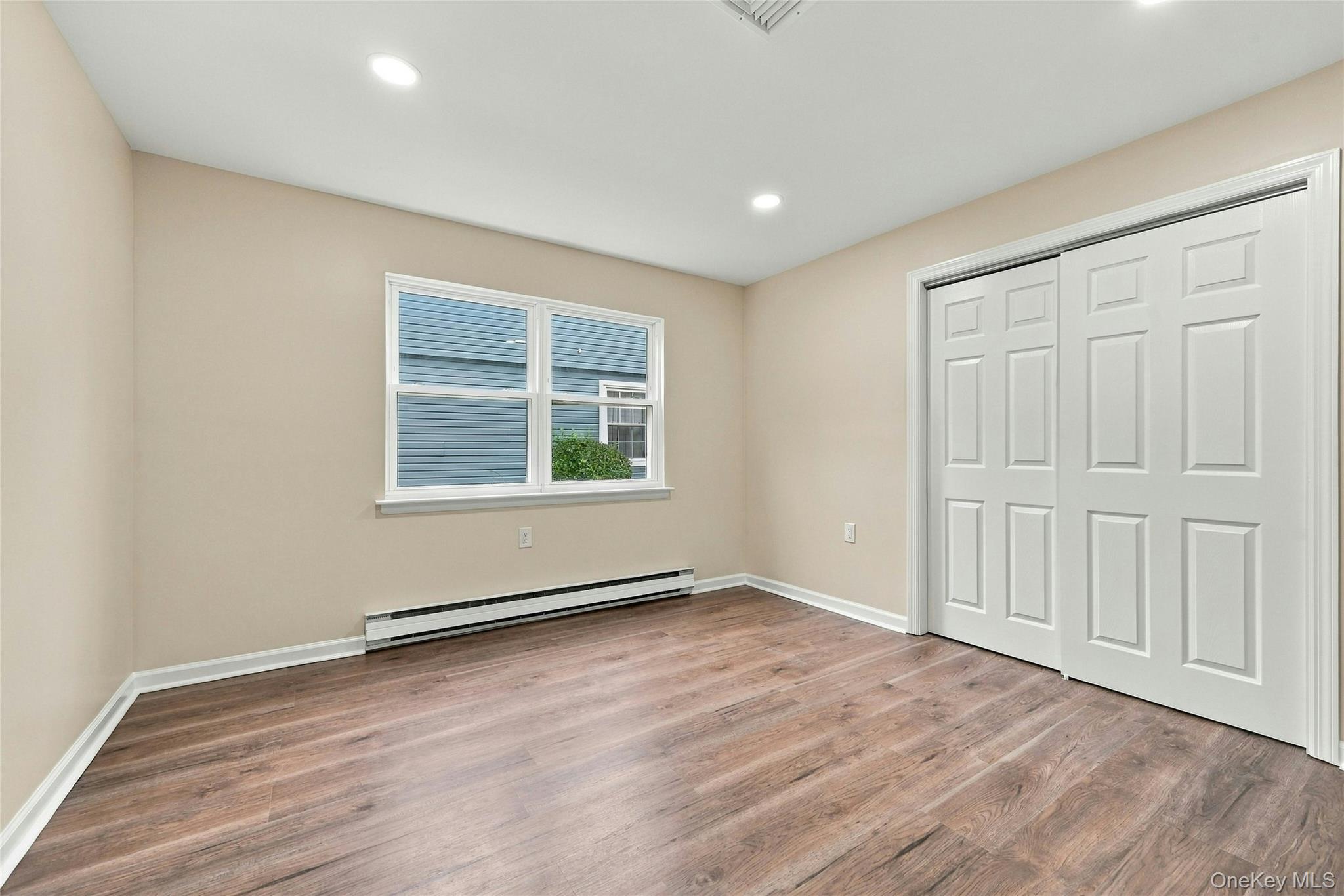 257 Edinburgh Drive — photo 22