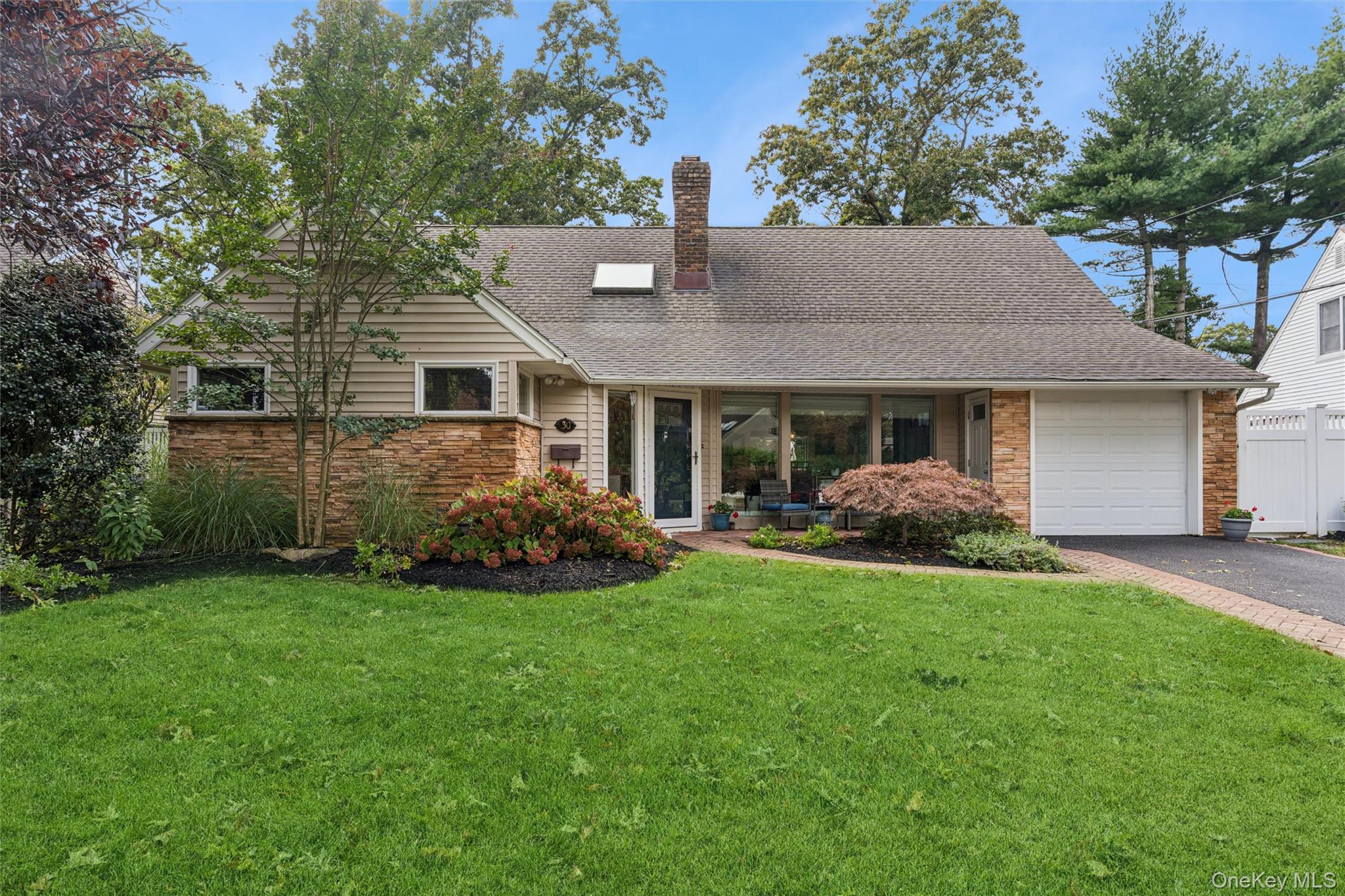 30 Range Drive, Merrick
