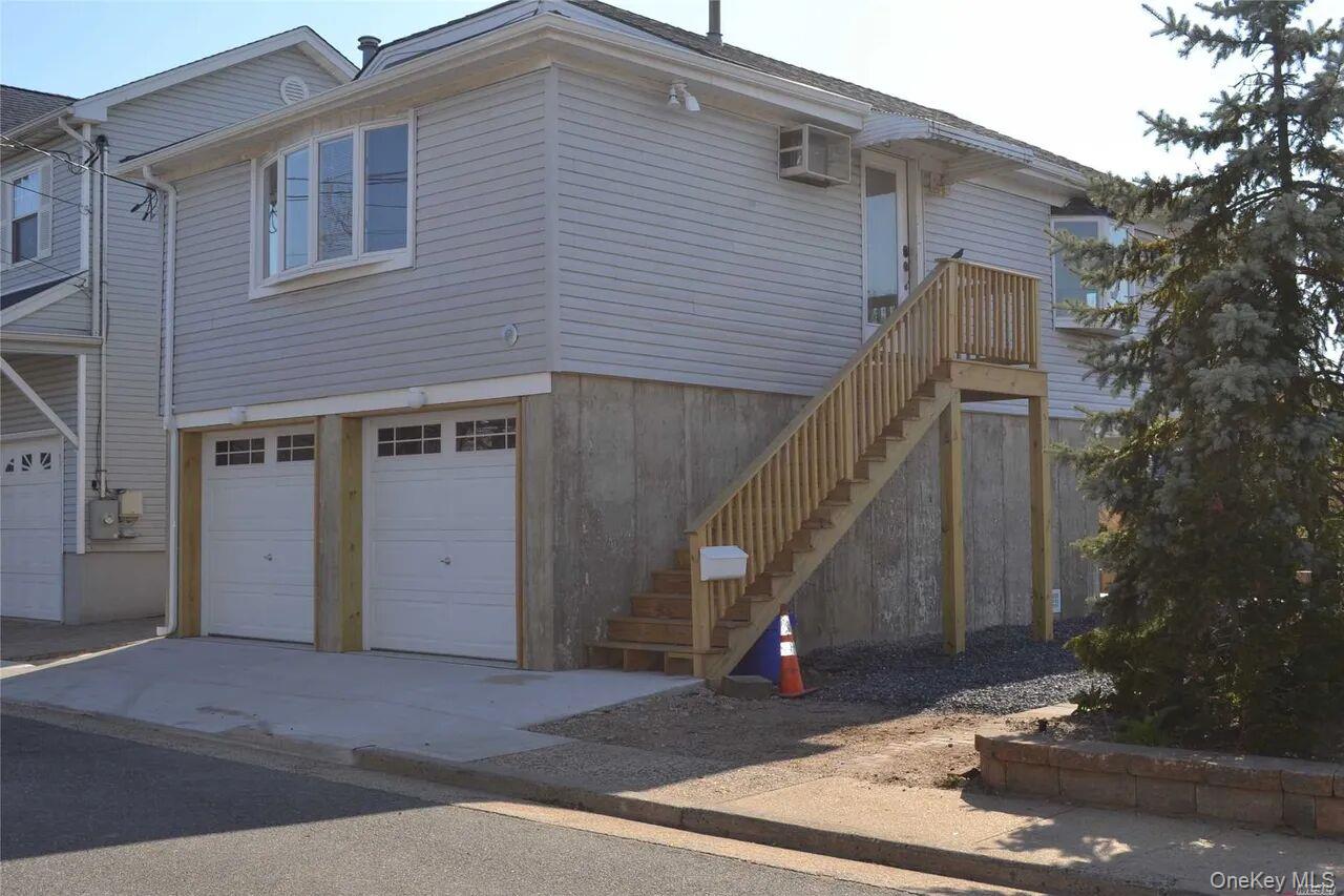 172 Sportsmans Avenue, Freeport