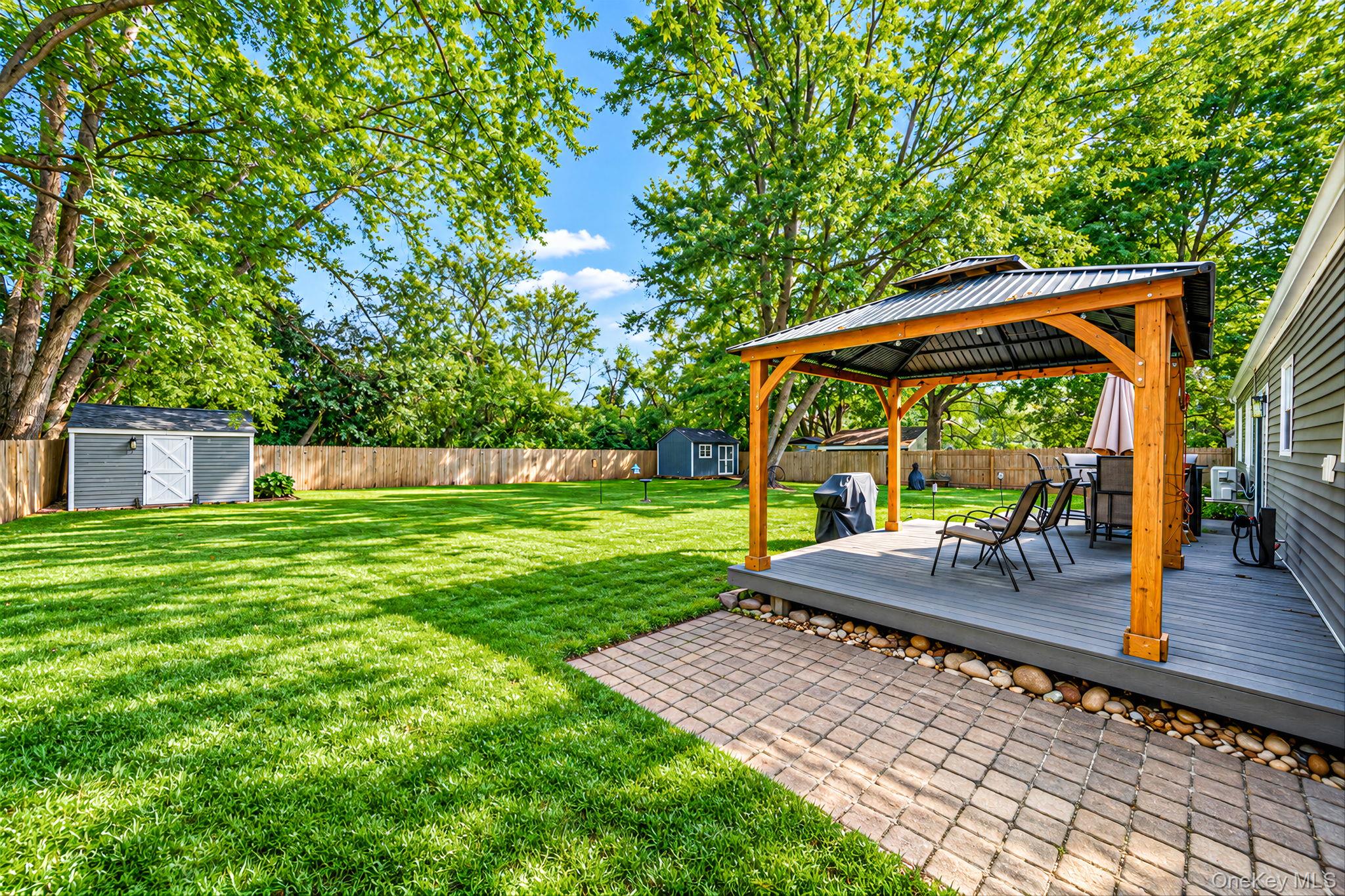 105 Raynor Road — photo 3