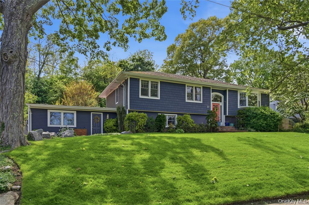 37 Mckay Rd, Huntington Station