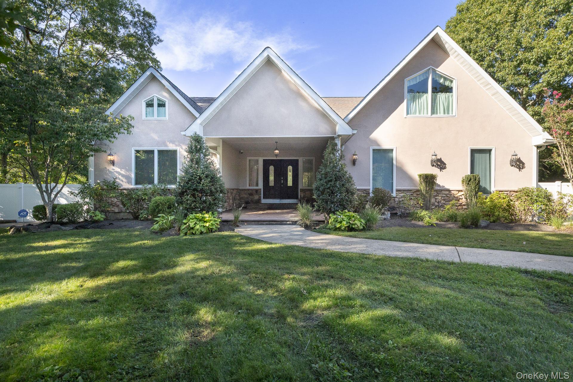 37 Woodside Avenue, Patchogue