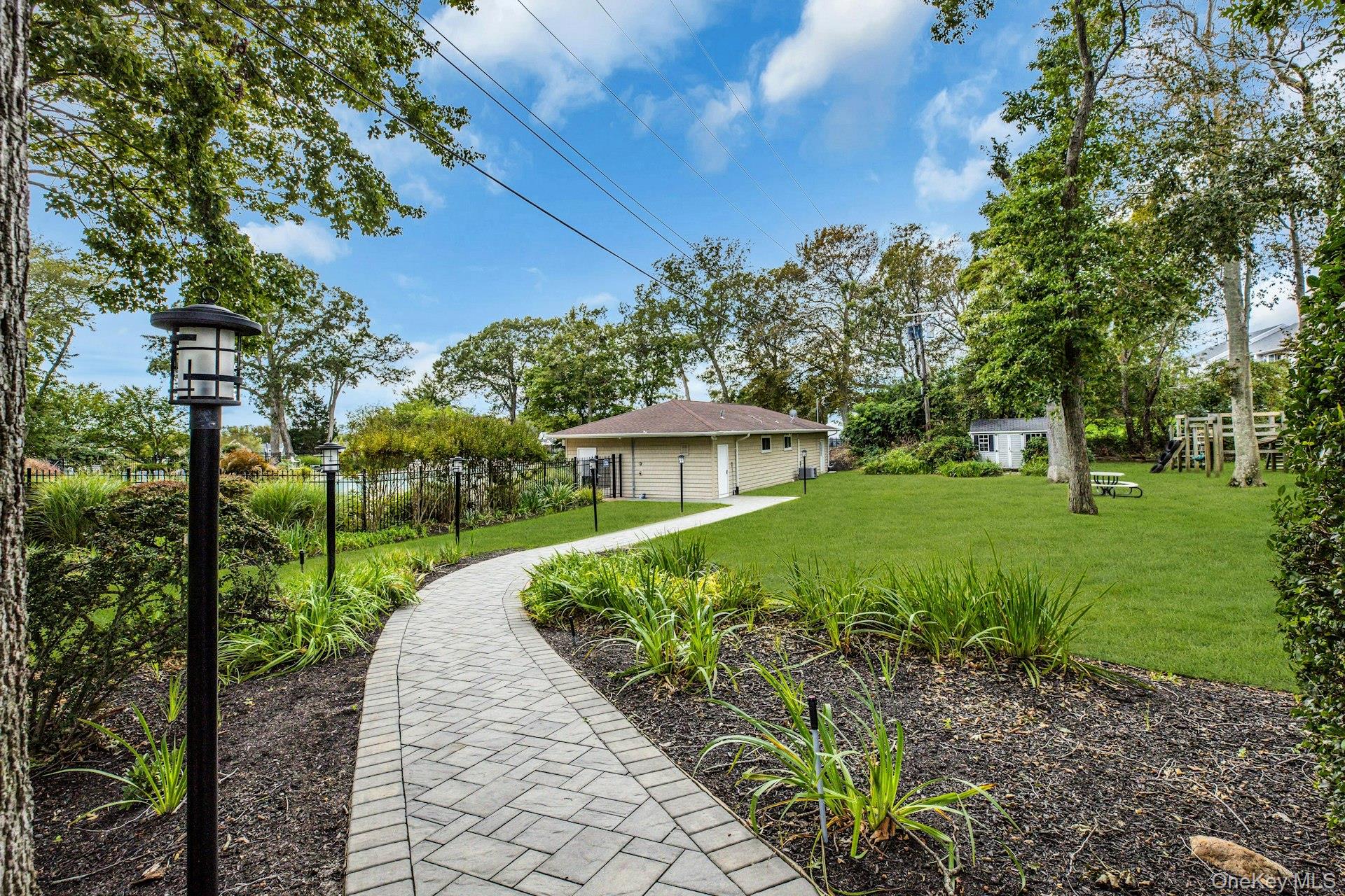 3103 Bluffs Drive — photo 22