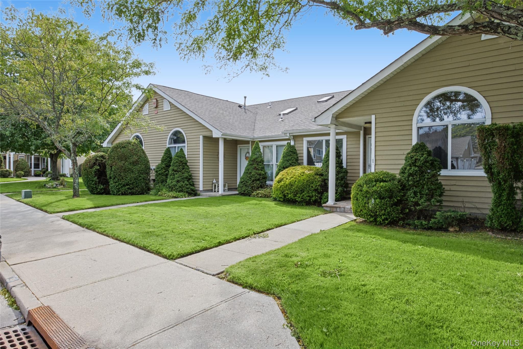 65 Eric Drive — photo 3
