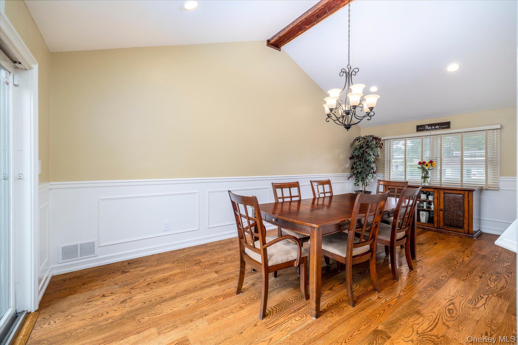 2126 Howell Street — photo 17