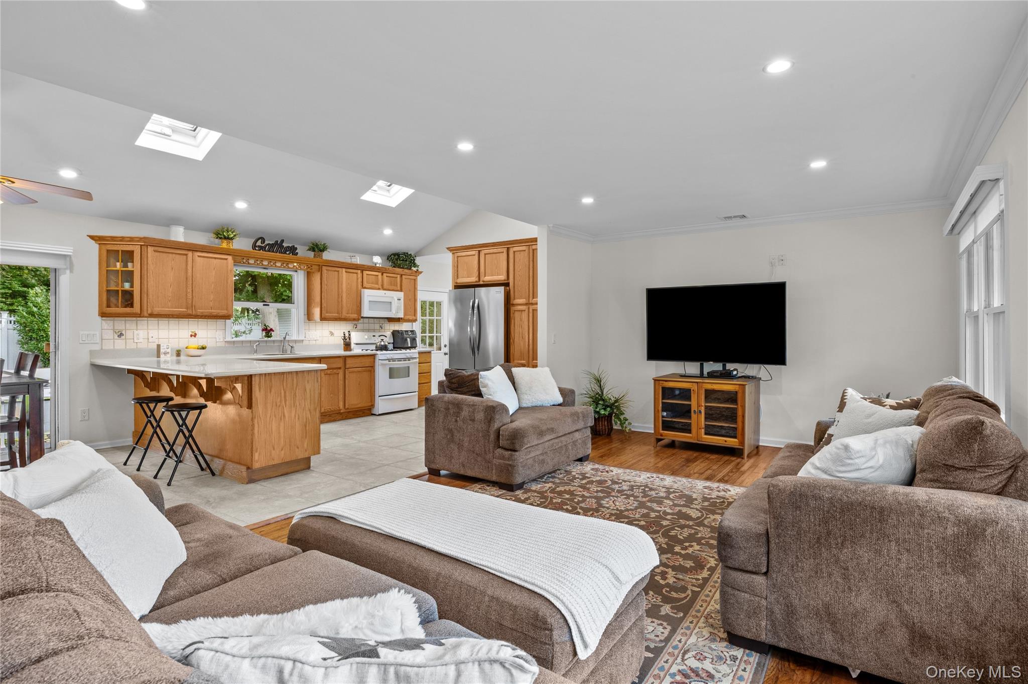 51 Beachfern Road — photo 13