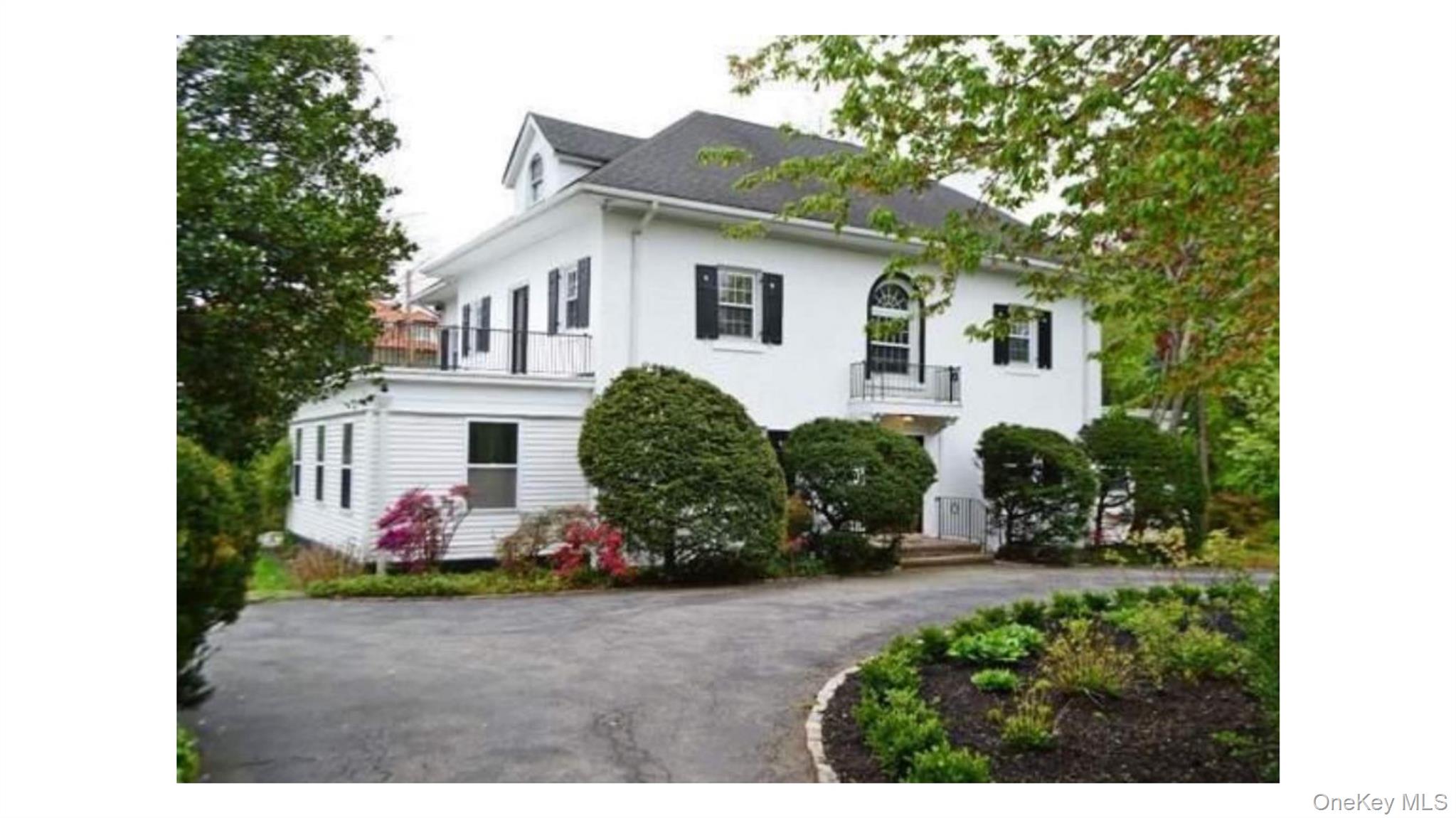 2 Arleigh Road, Great Neck