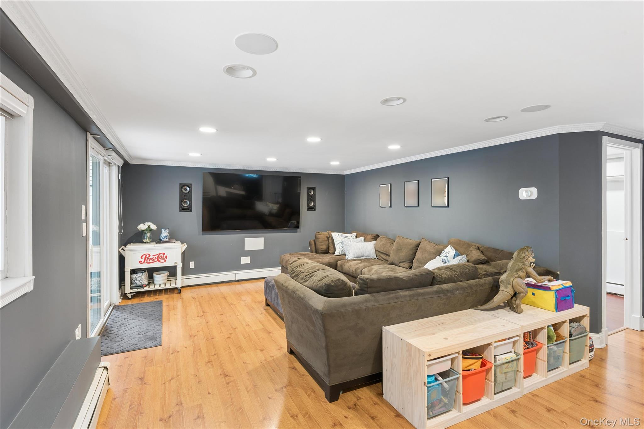1650 James Street — photo 30
