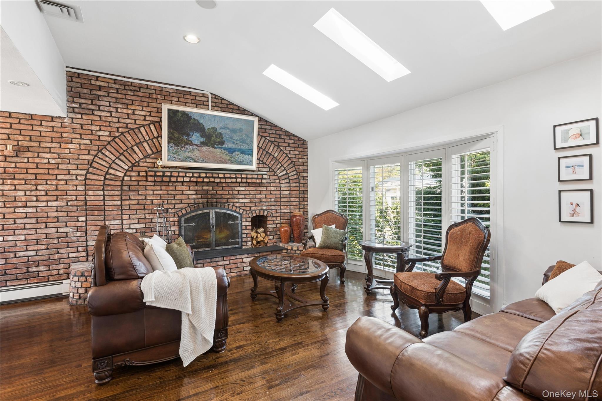 1650 James Street — photo 10