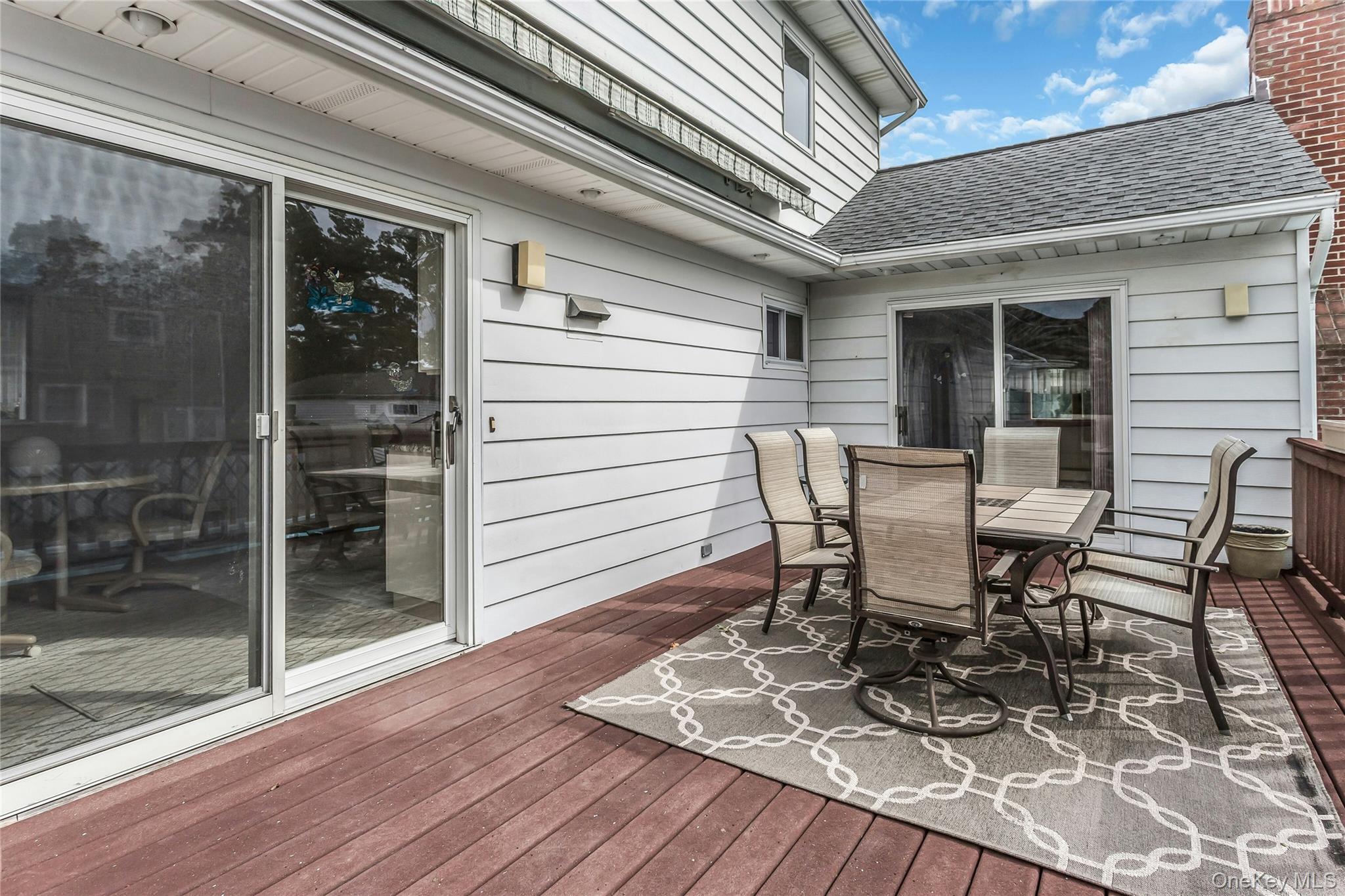 472 Chelsea Avenue — photo 25