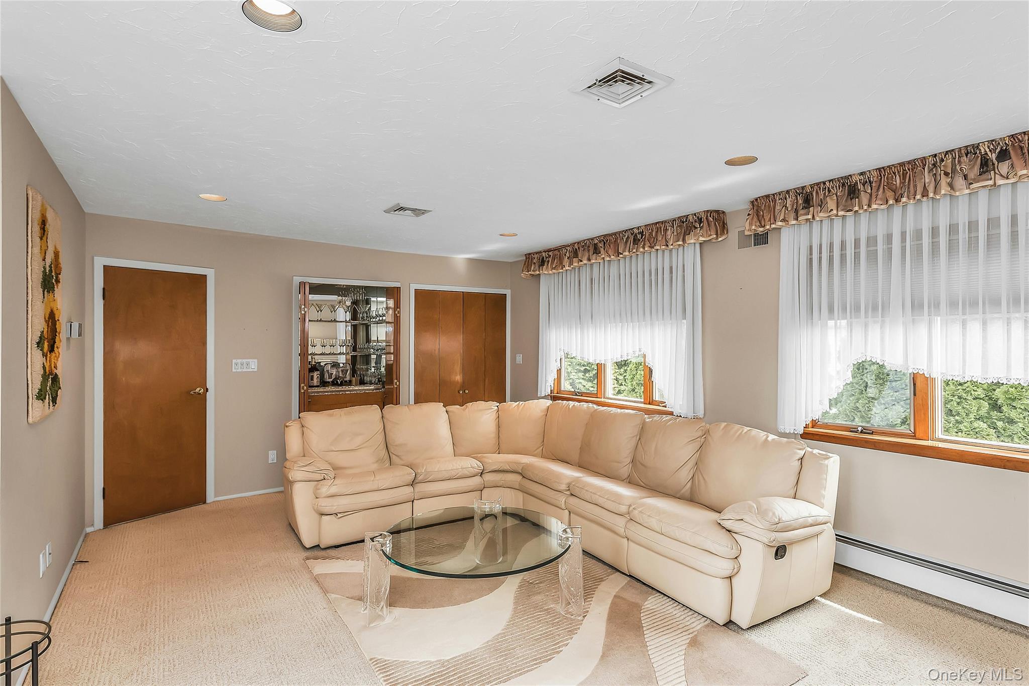472 Chelsea Avenue — photo 10