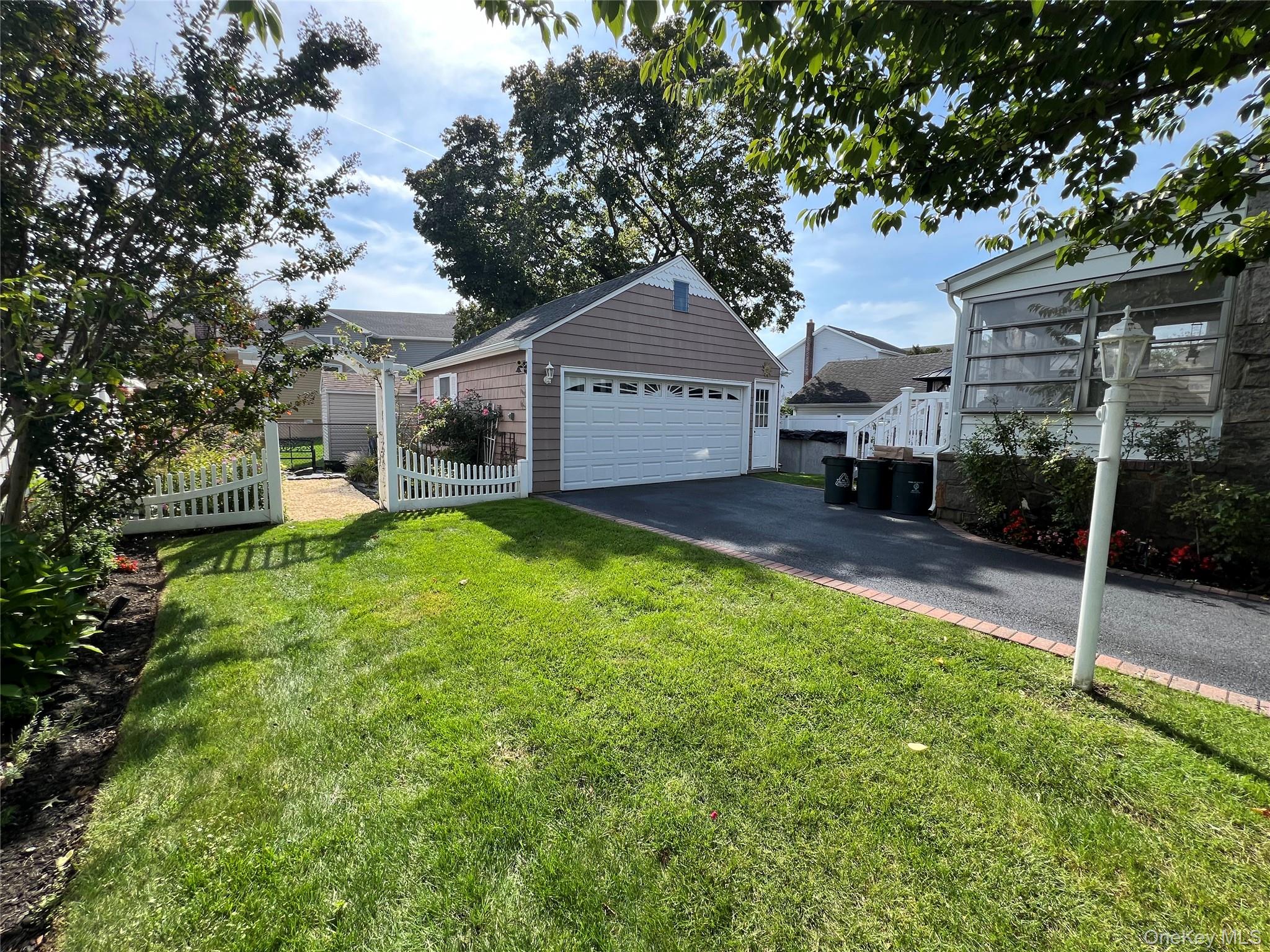 199 Claxton Avenue — photo 12