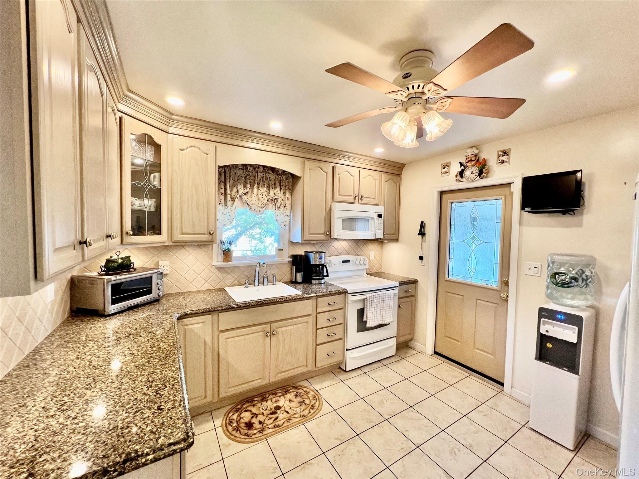 199 Claxton Avenue — photo 3