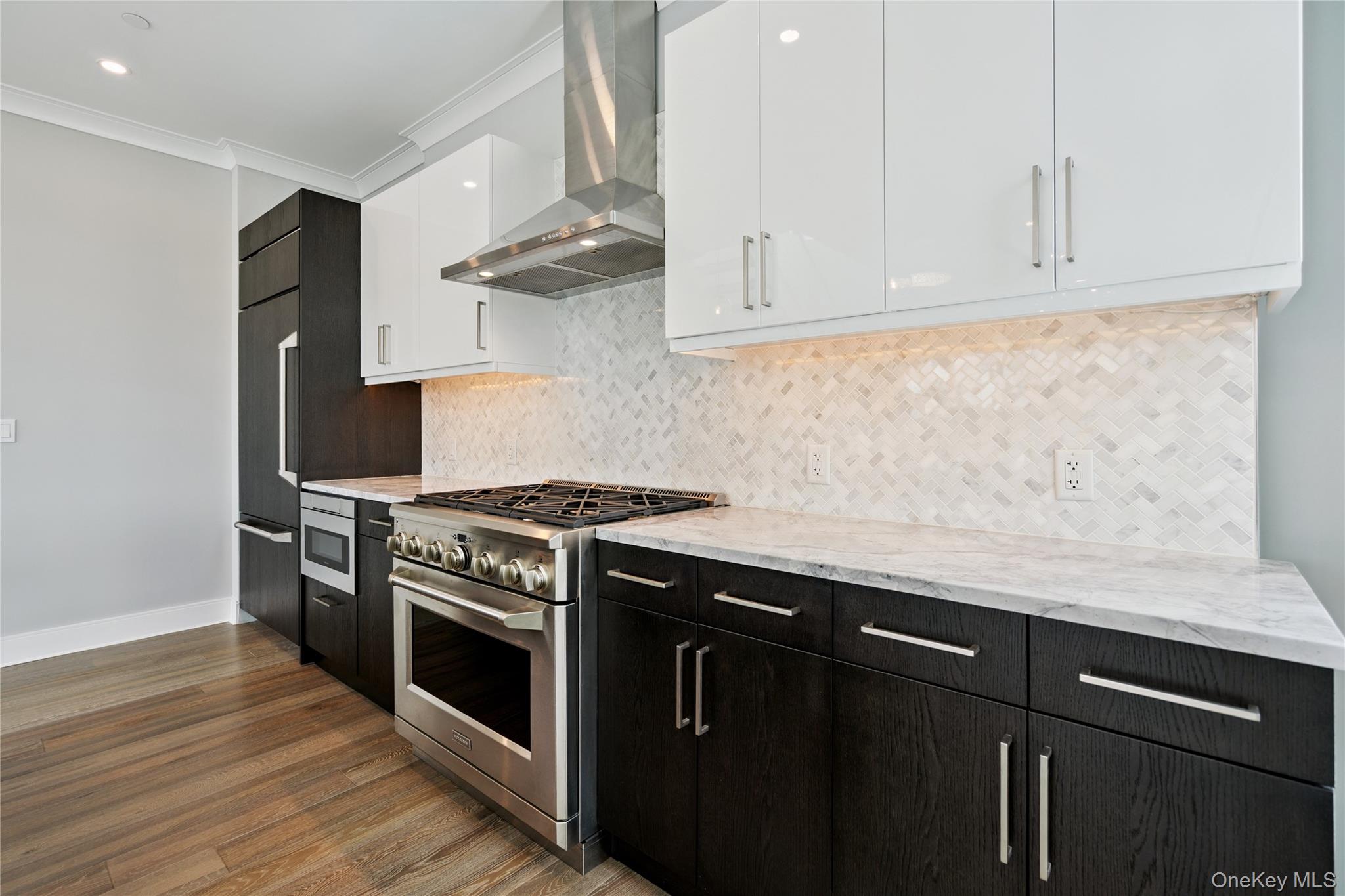 100 Garvies Point Road #1204 — photo 17