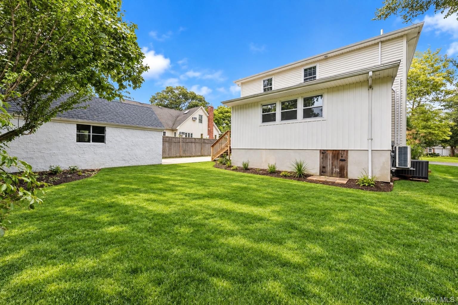 10 Grace Court — photo 2