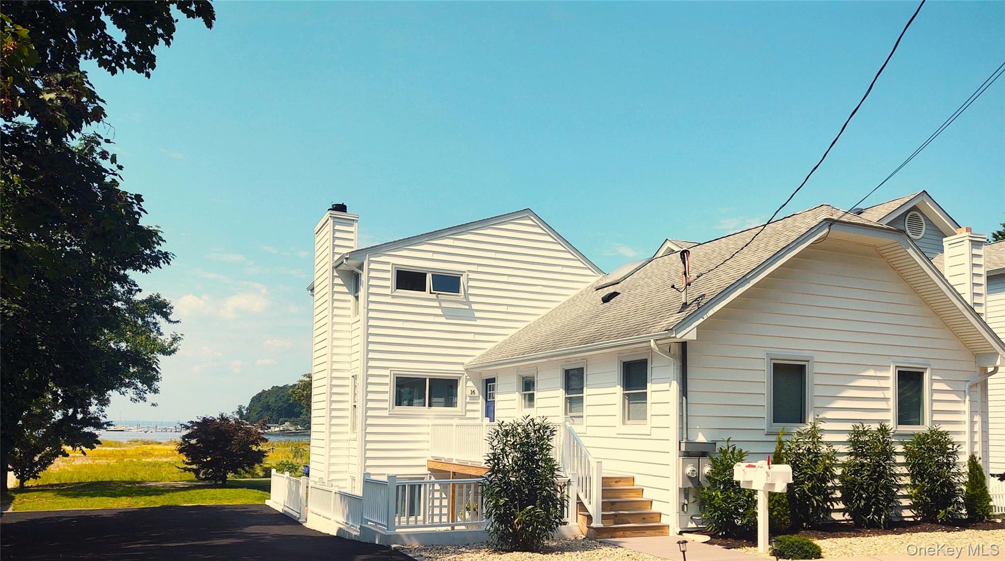 16 The Boulevard, Sea Cliff