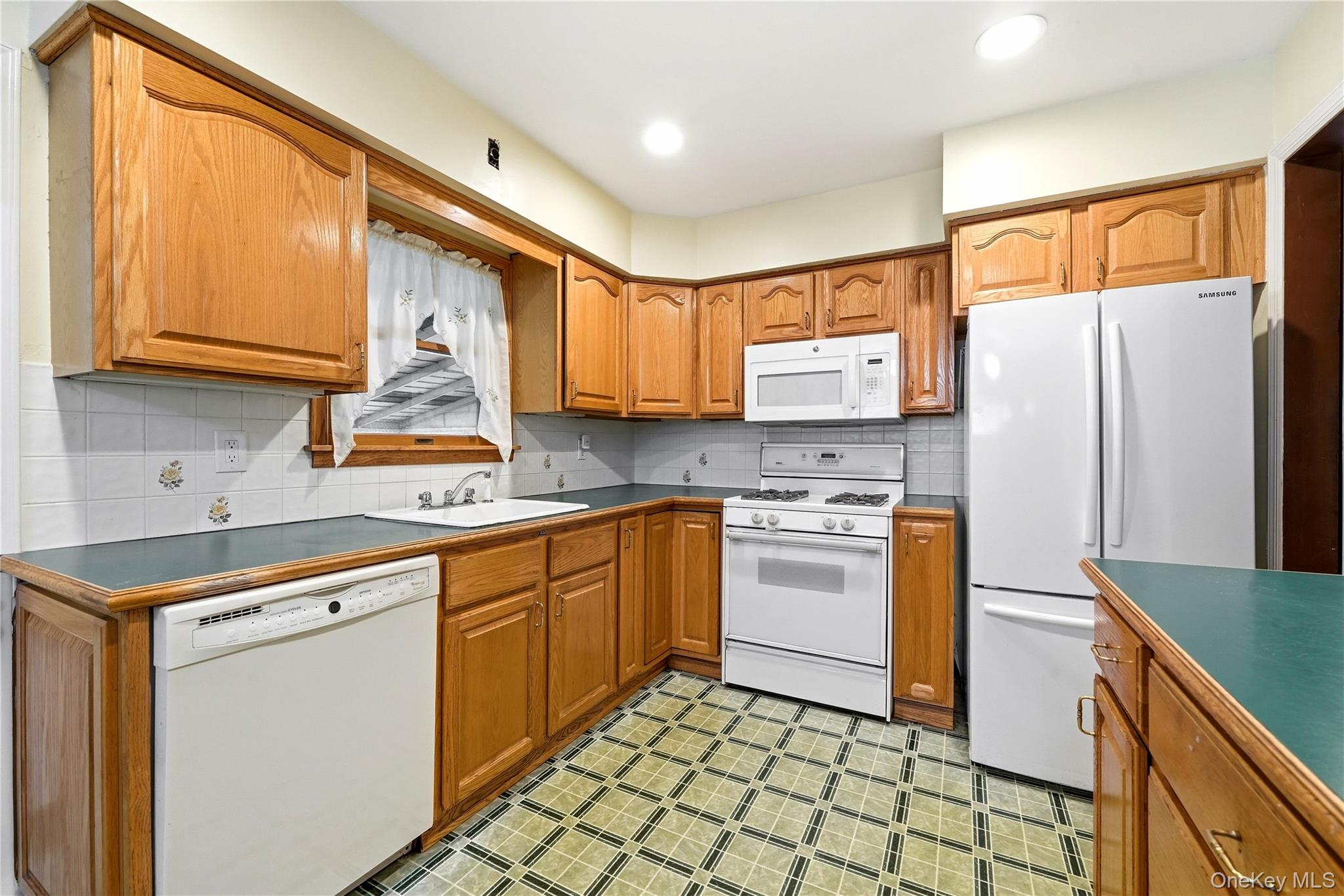 947 White Birch Lane — photo 11
